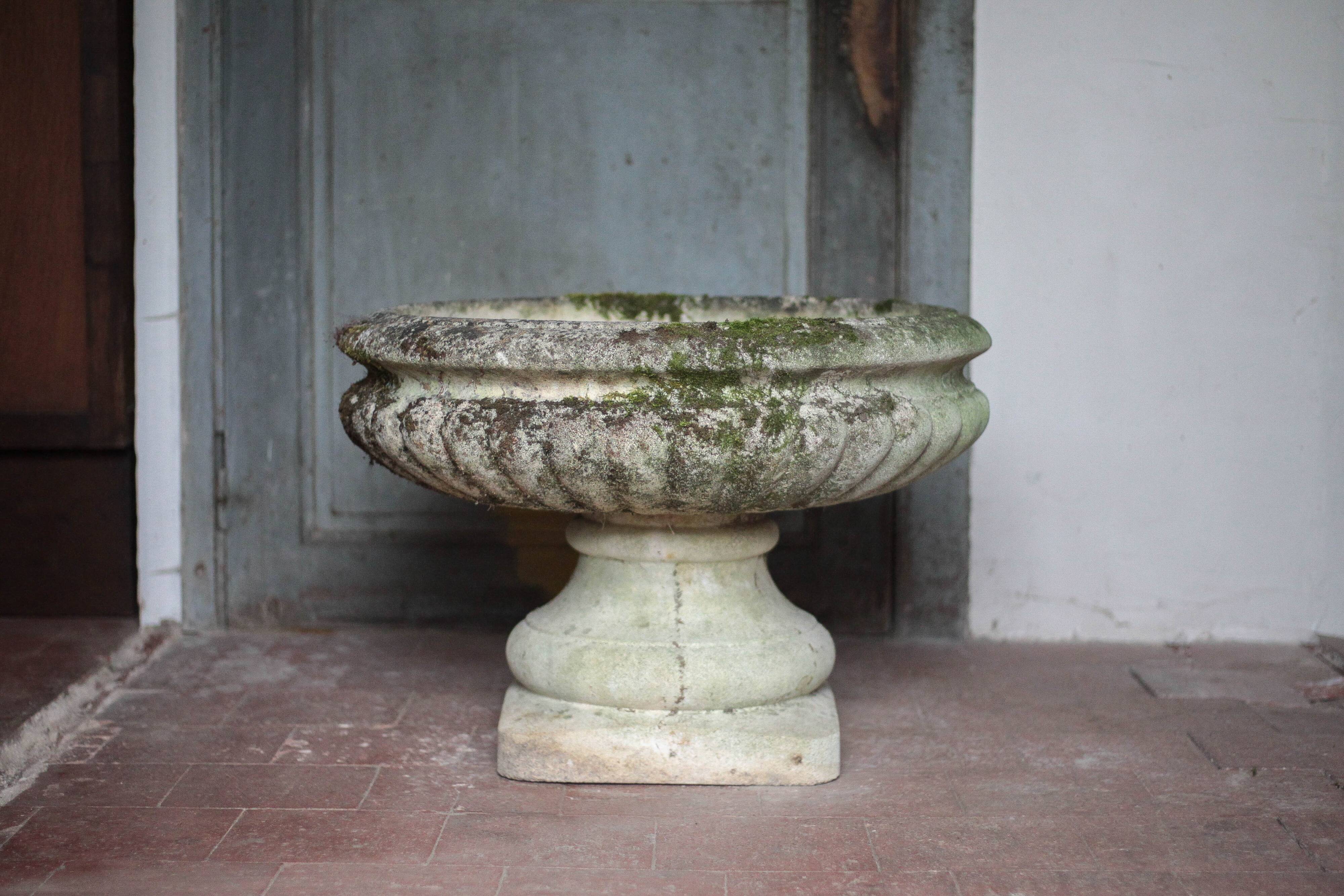 Grandon Fres planter, plant pot, outdoor pot, stone pot