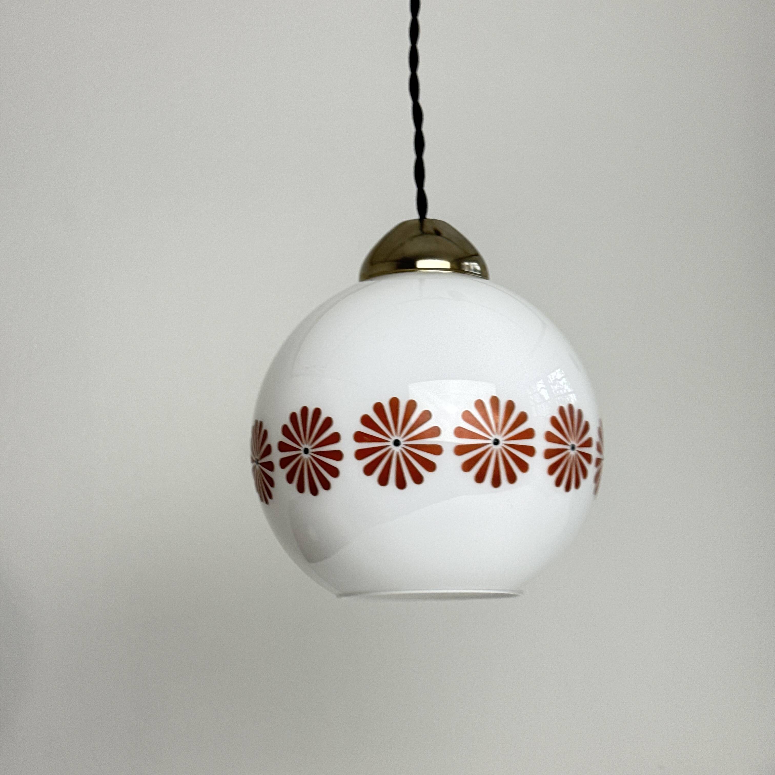 Vintage 1970 opaline suspensions