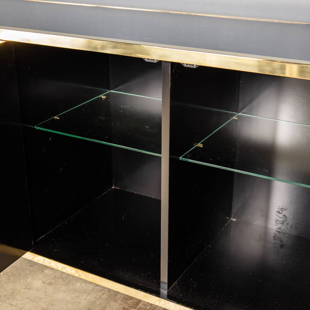 STYLISH 20thC BRASS & MIRRORED SIDEBOARD BY MICHEL PIGNERES c.1970