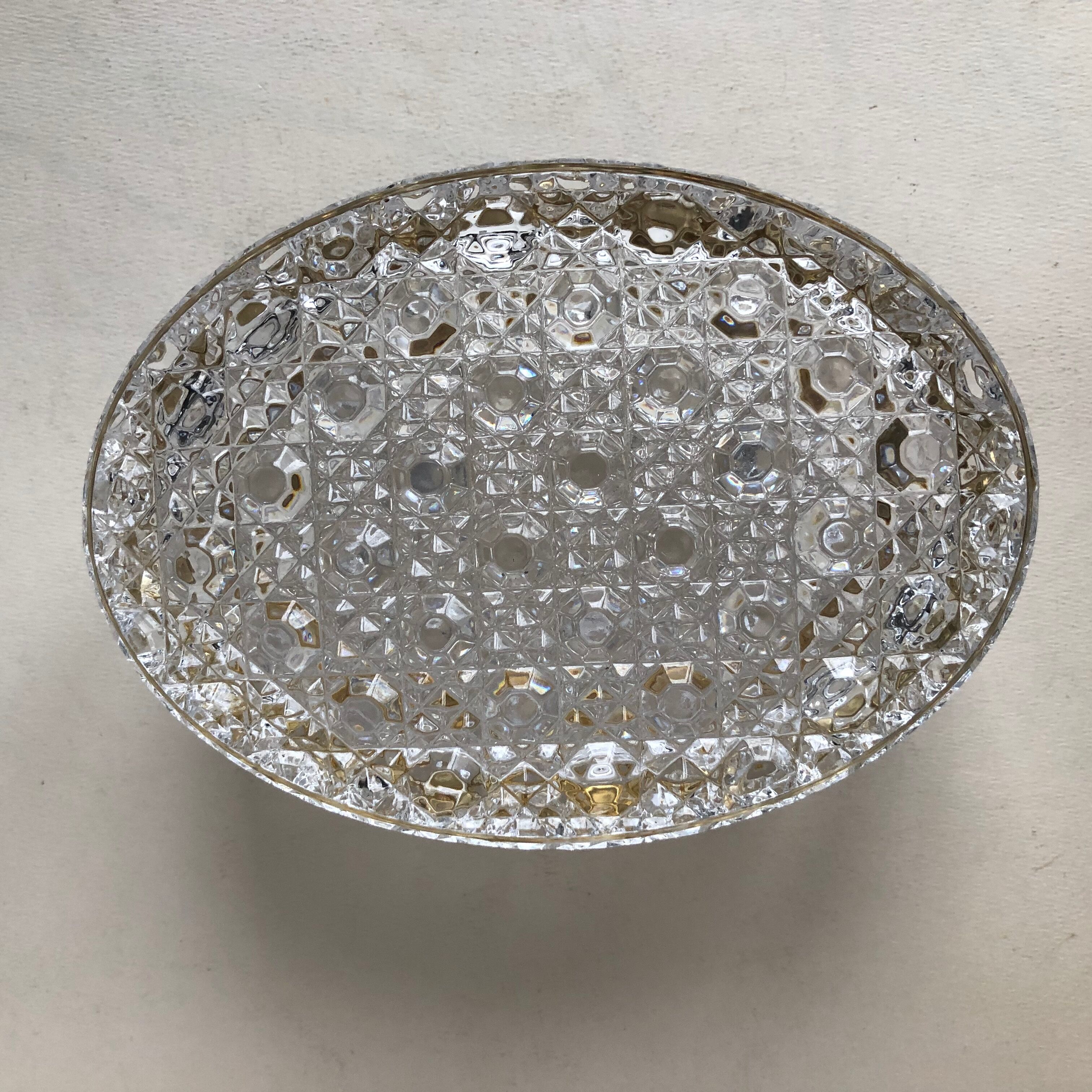 Gold-rimmed crystal box