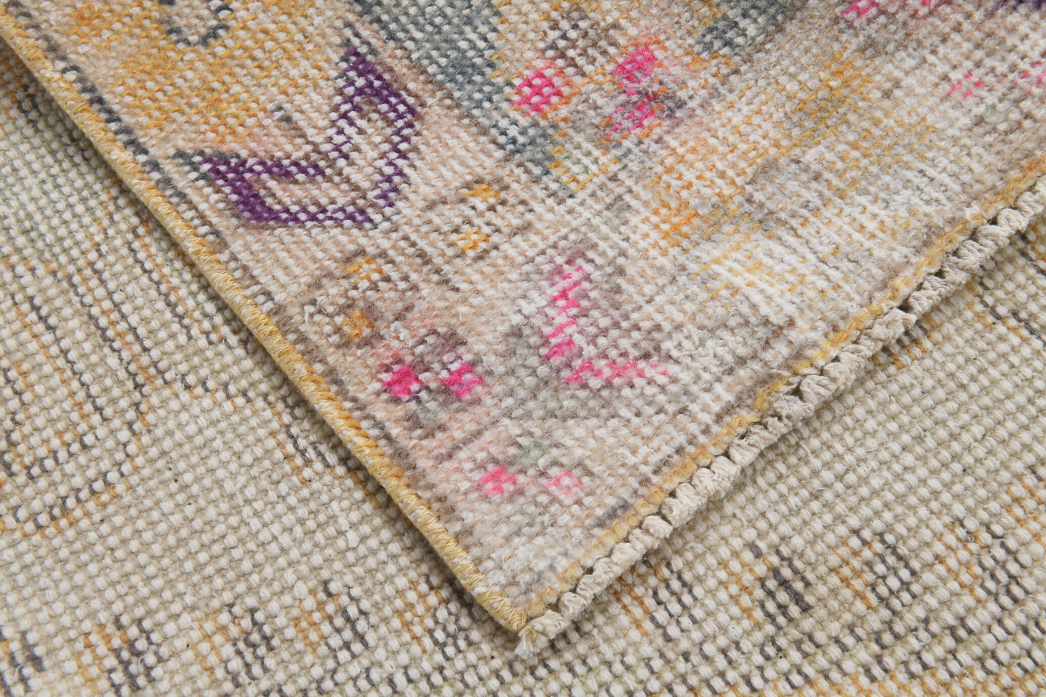 Tapis turc jaune oriental, 137x211cm