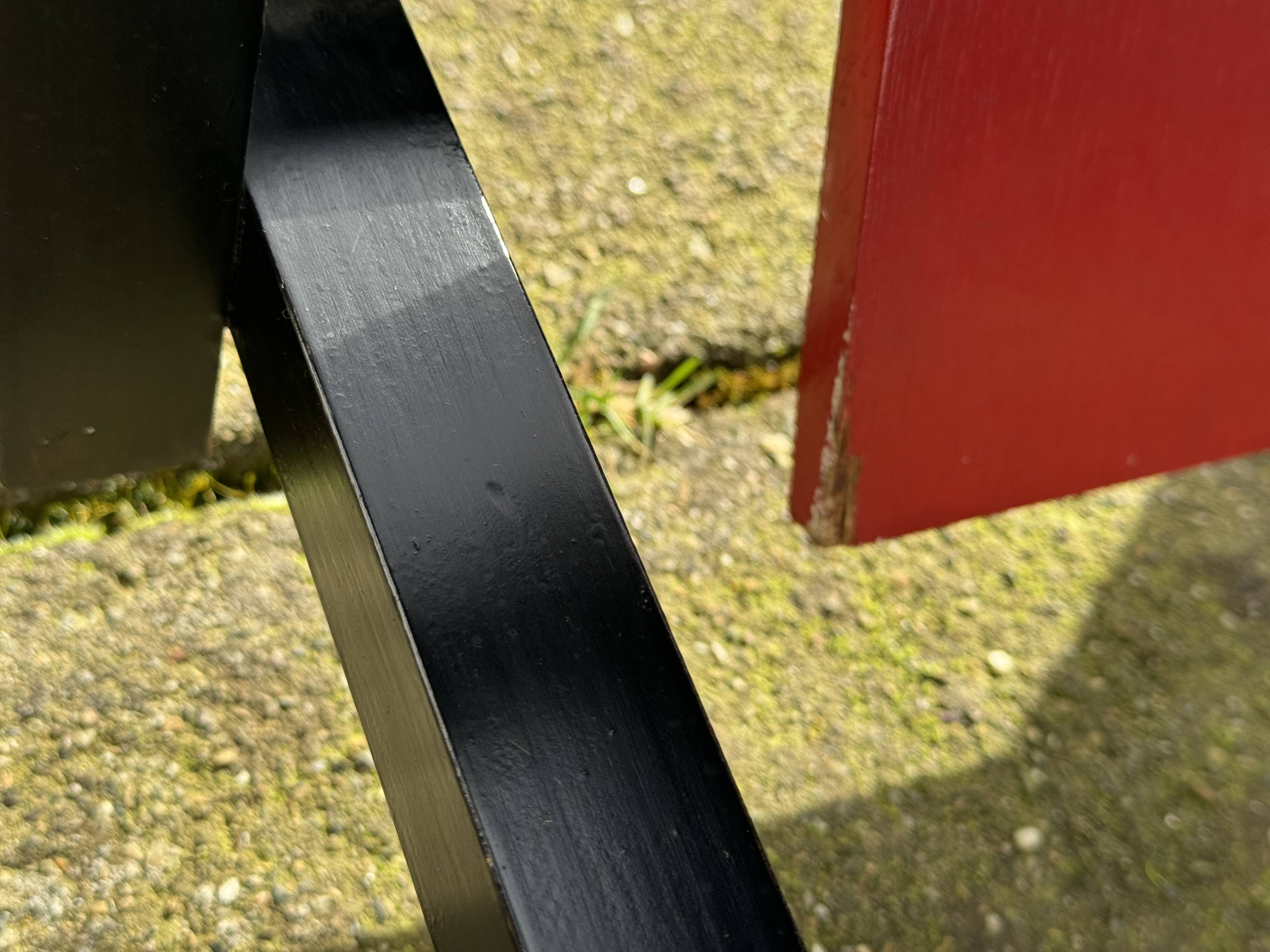 Reproduction de chaise rouge et bleue Rietveld