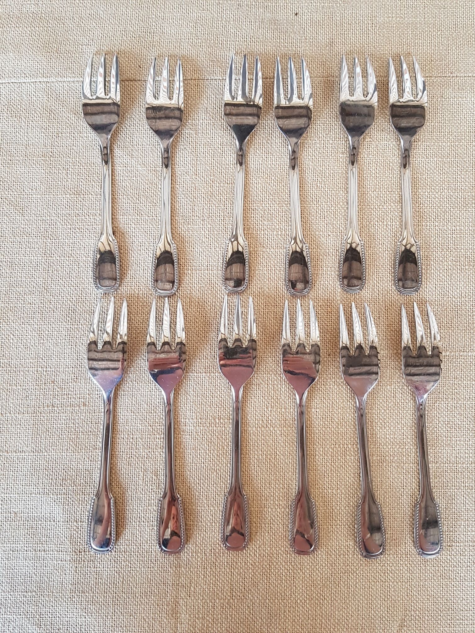 12 dessert forks + stainless steel pie shovel knife