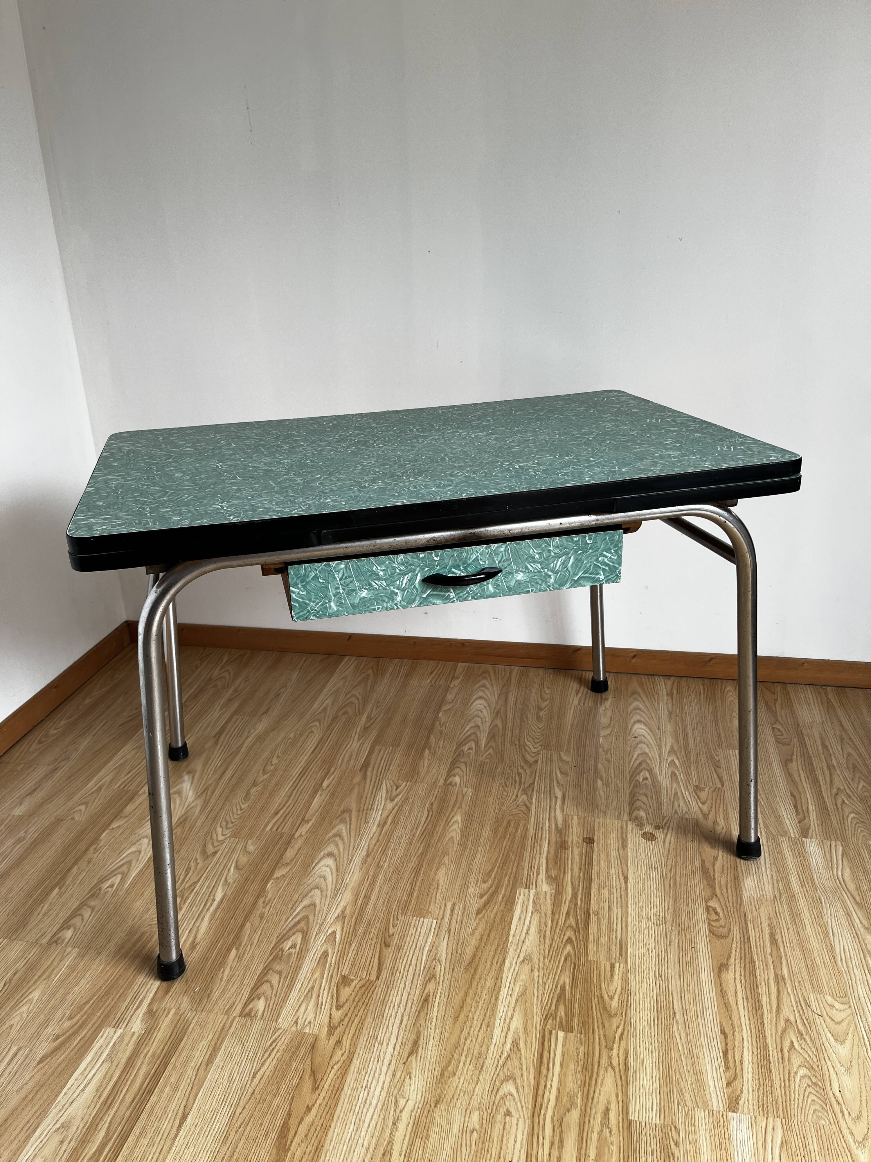 Table formica