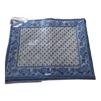 2 quilted placemats Olivades