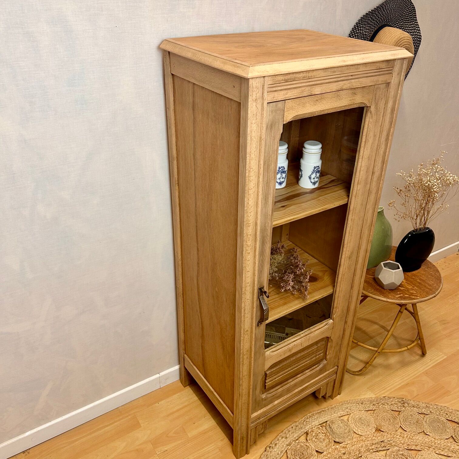 Glazed cupboard