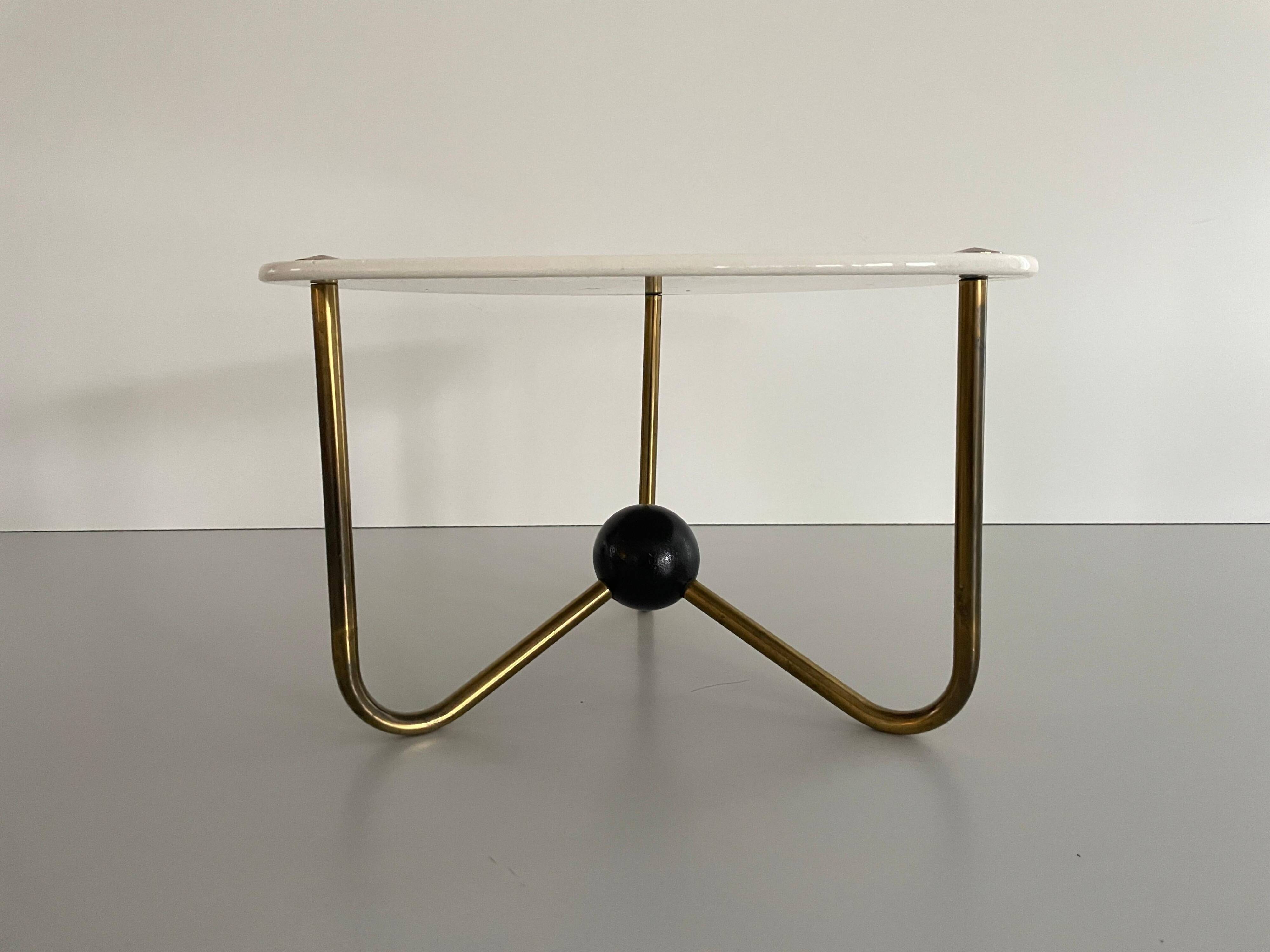 Illustrated jardinière from the mid-century with tripod legs in ceramic, 1960s, Germany.