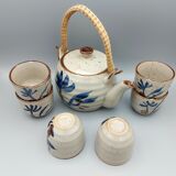 Teapot and cups