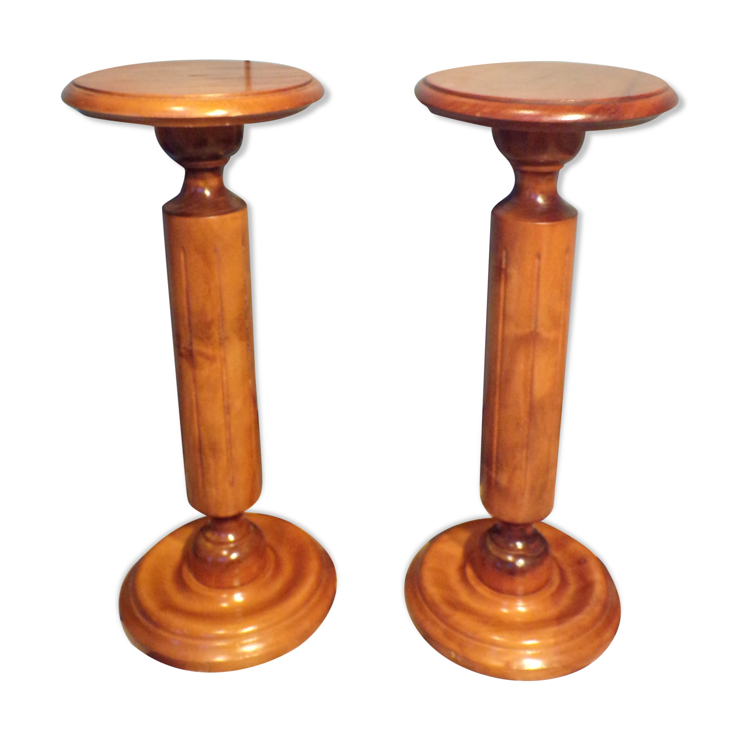 Duo of turned wooden ancinne selettes