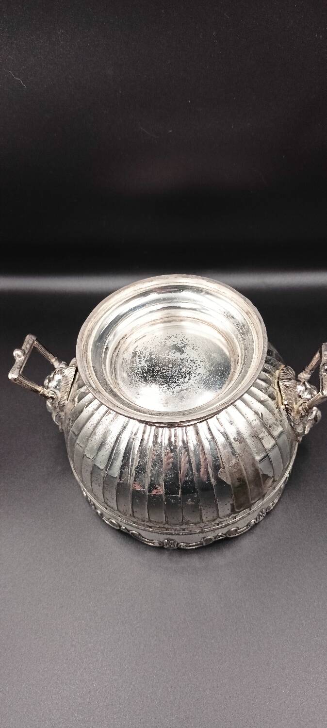 Monteith bowl type glass cooler