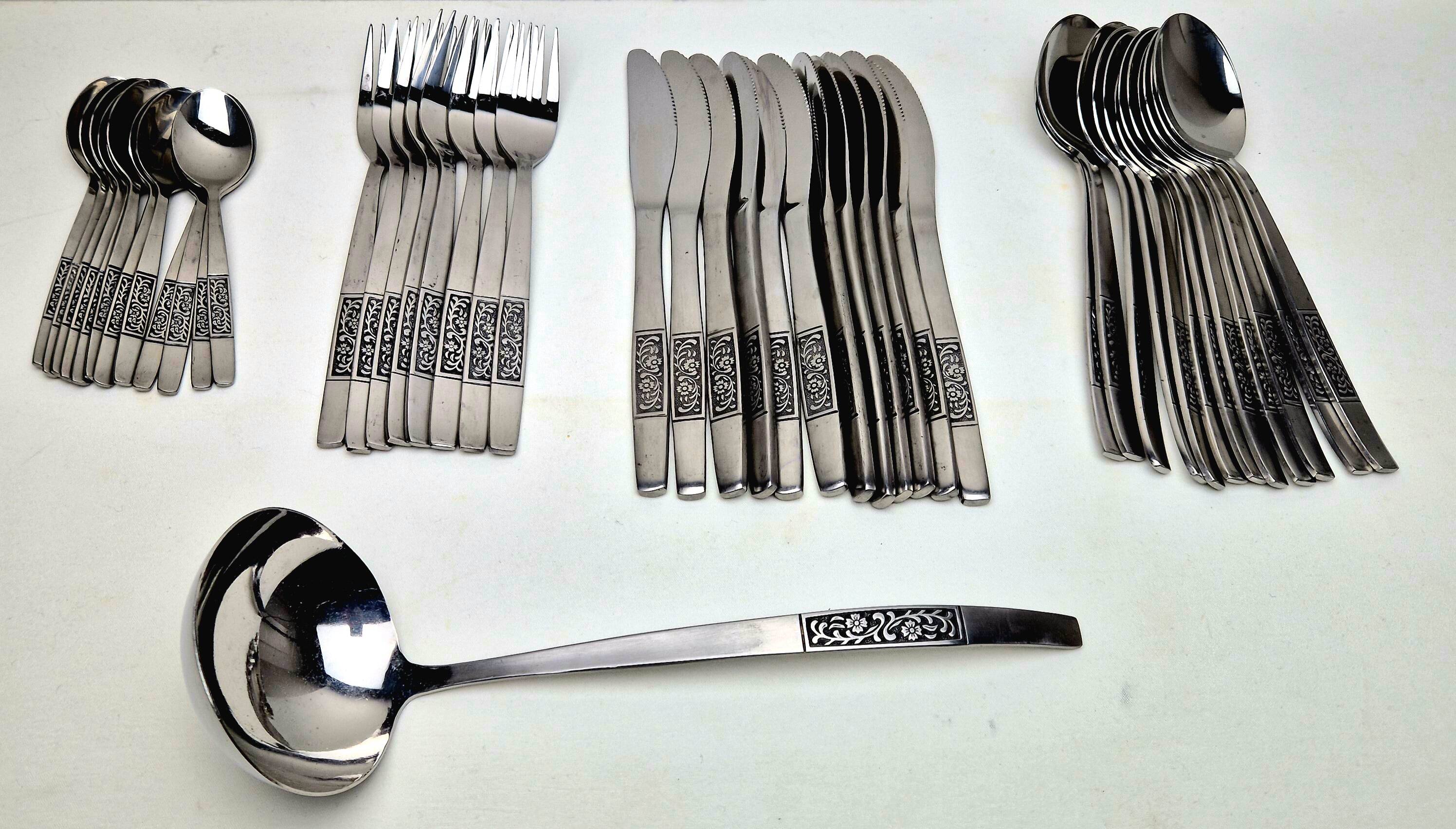 Lot de 45 couverts Amefa Holland Damask Stainless