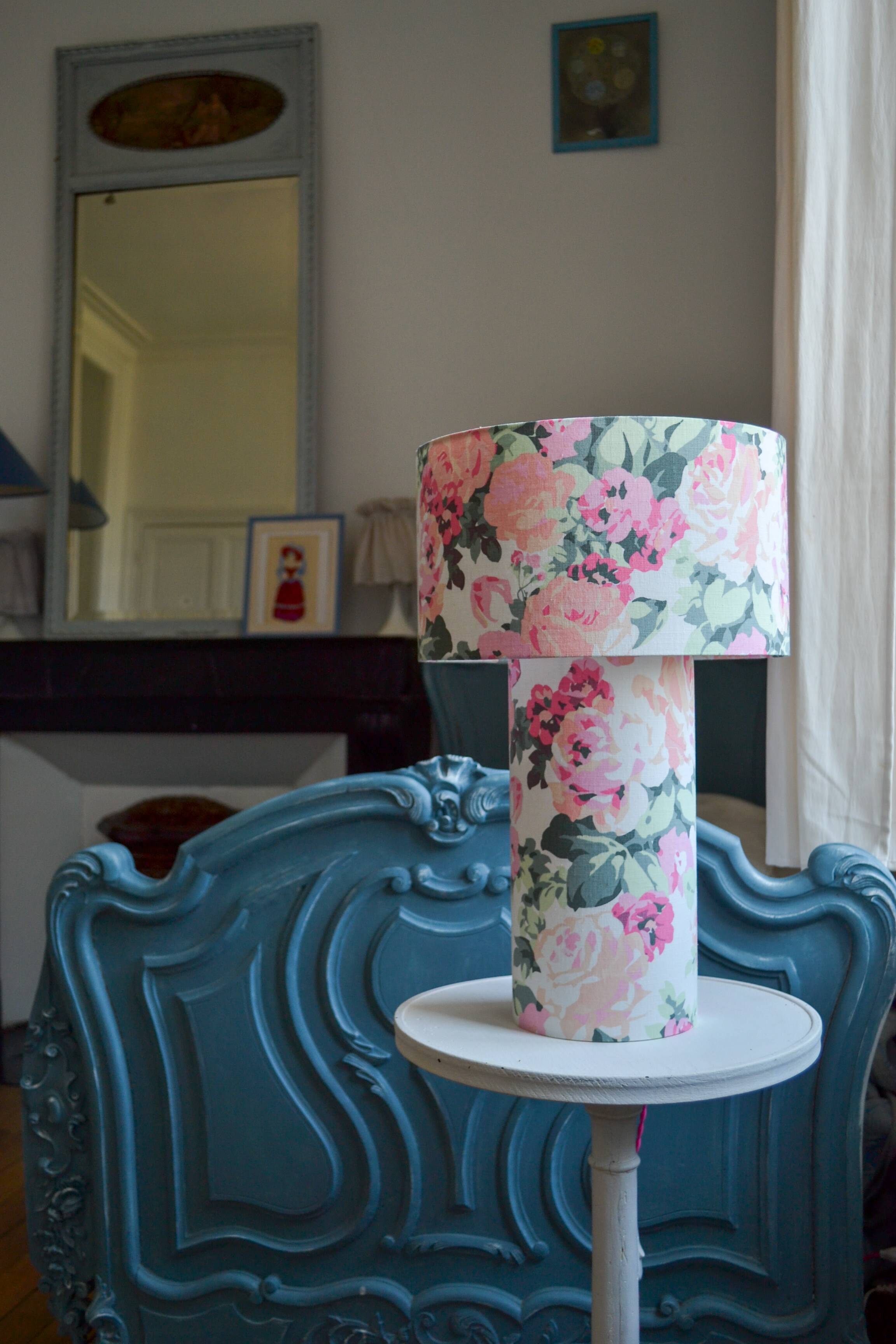 Floral fabric table lamp