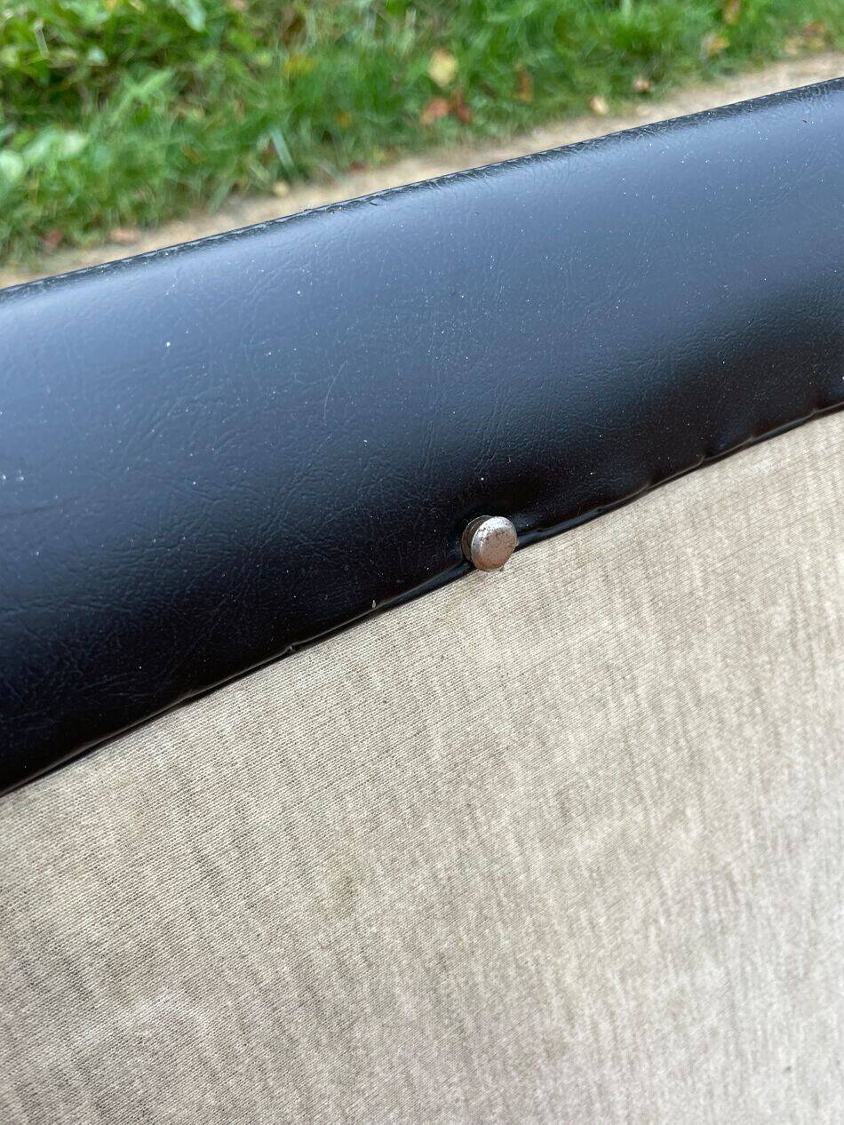 Model 800 canapé, creation and edition by Steiner, around 1958