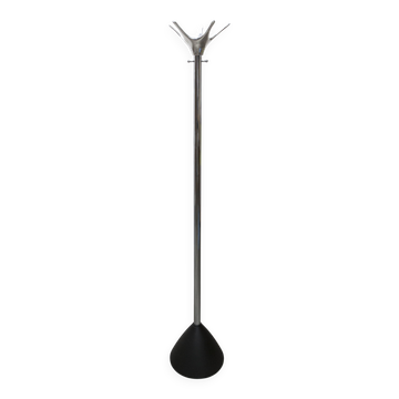 Cascando Tango coat rack designed by Minke Van Voorthuizen