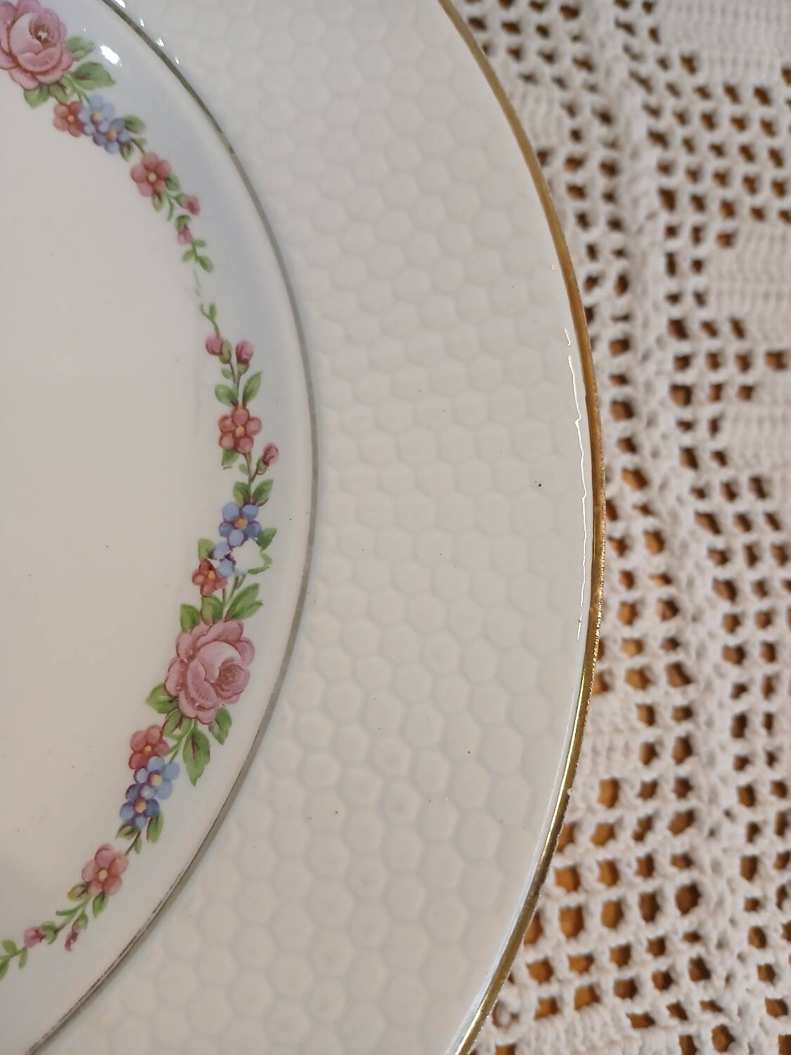 12 antique flat plates L'Amandinoise