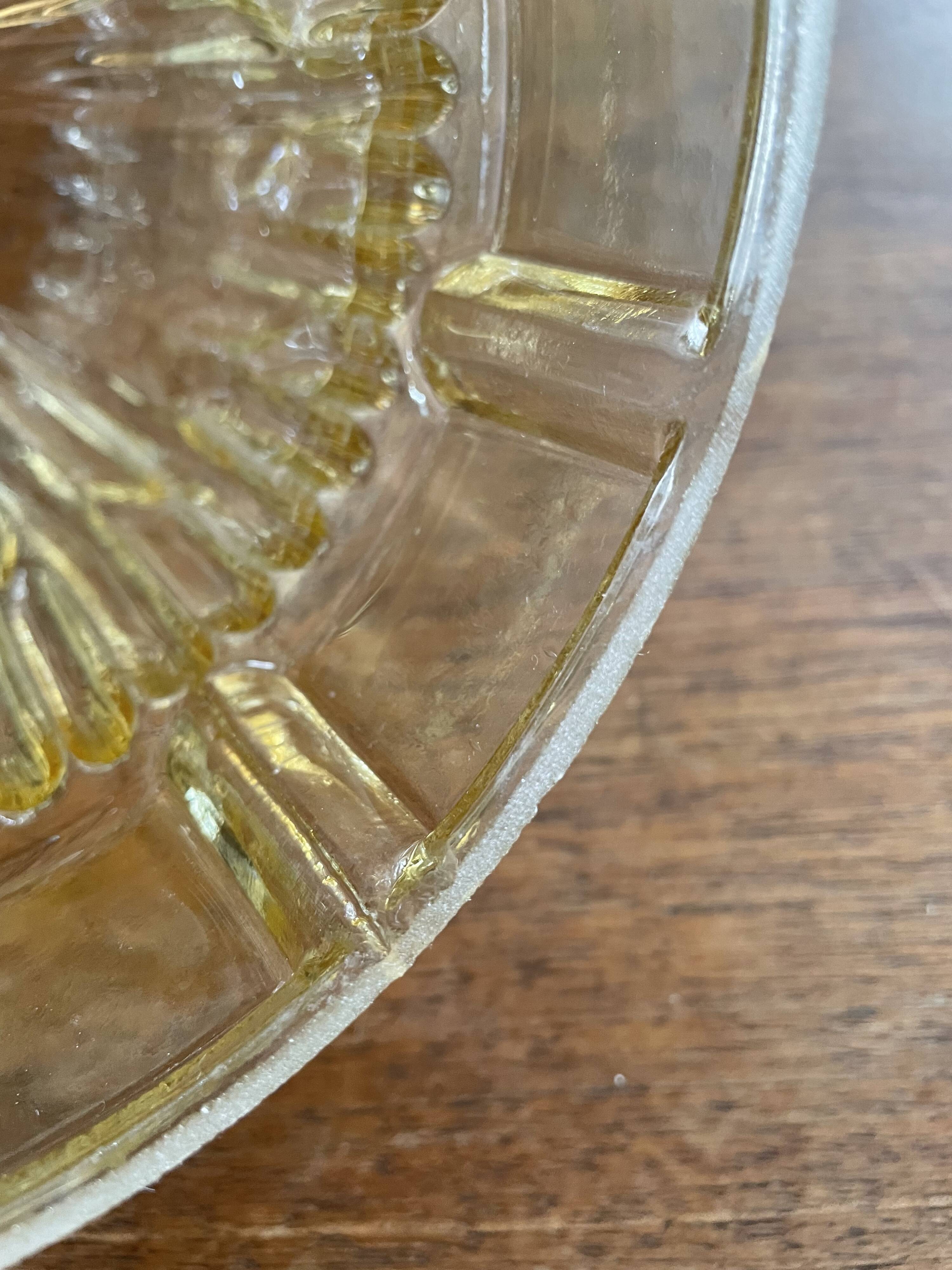 Molded glass suspension