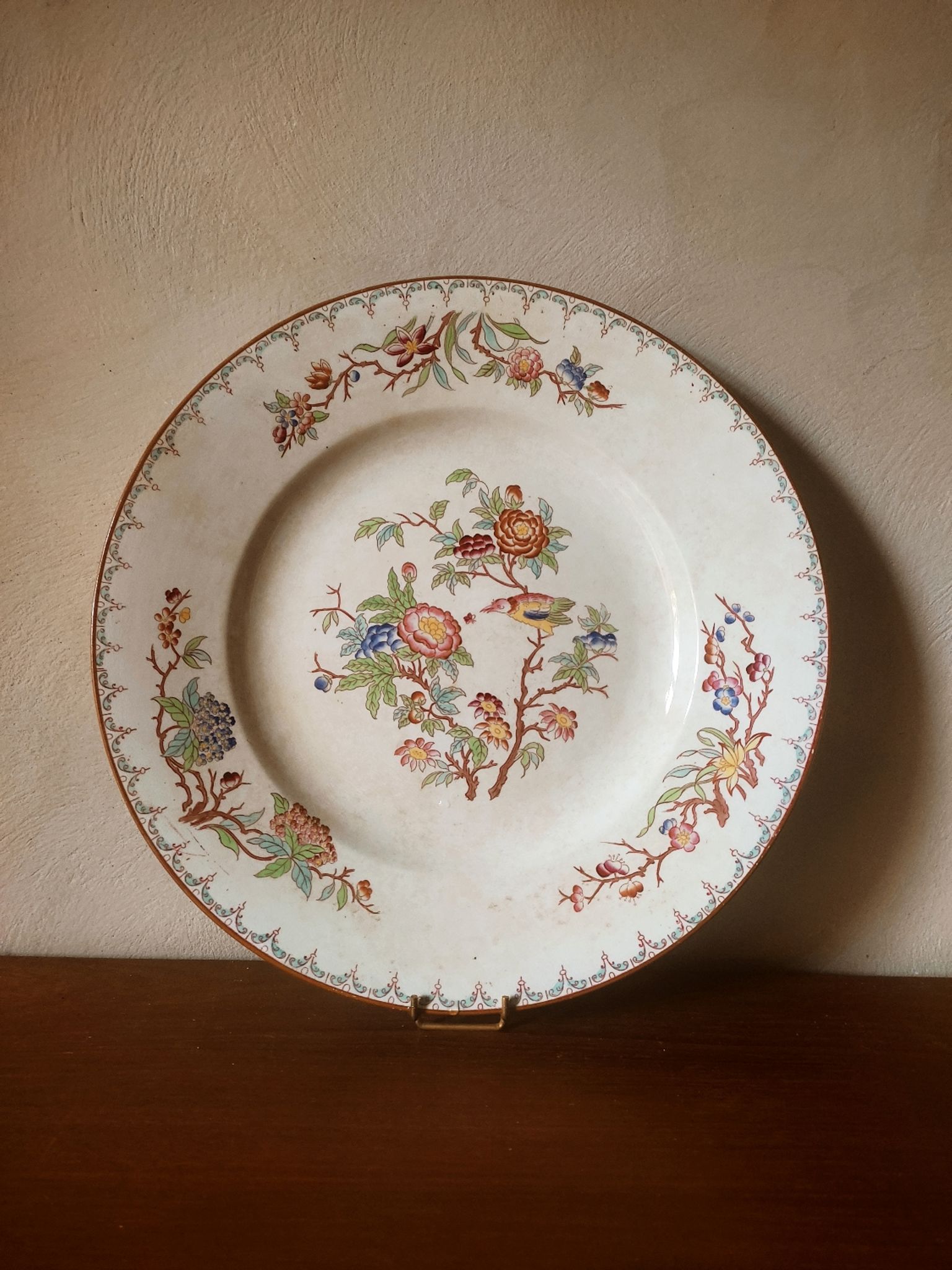 Plat rond terre de fer Minton par Sarreguemines