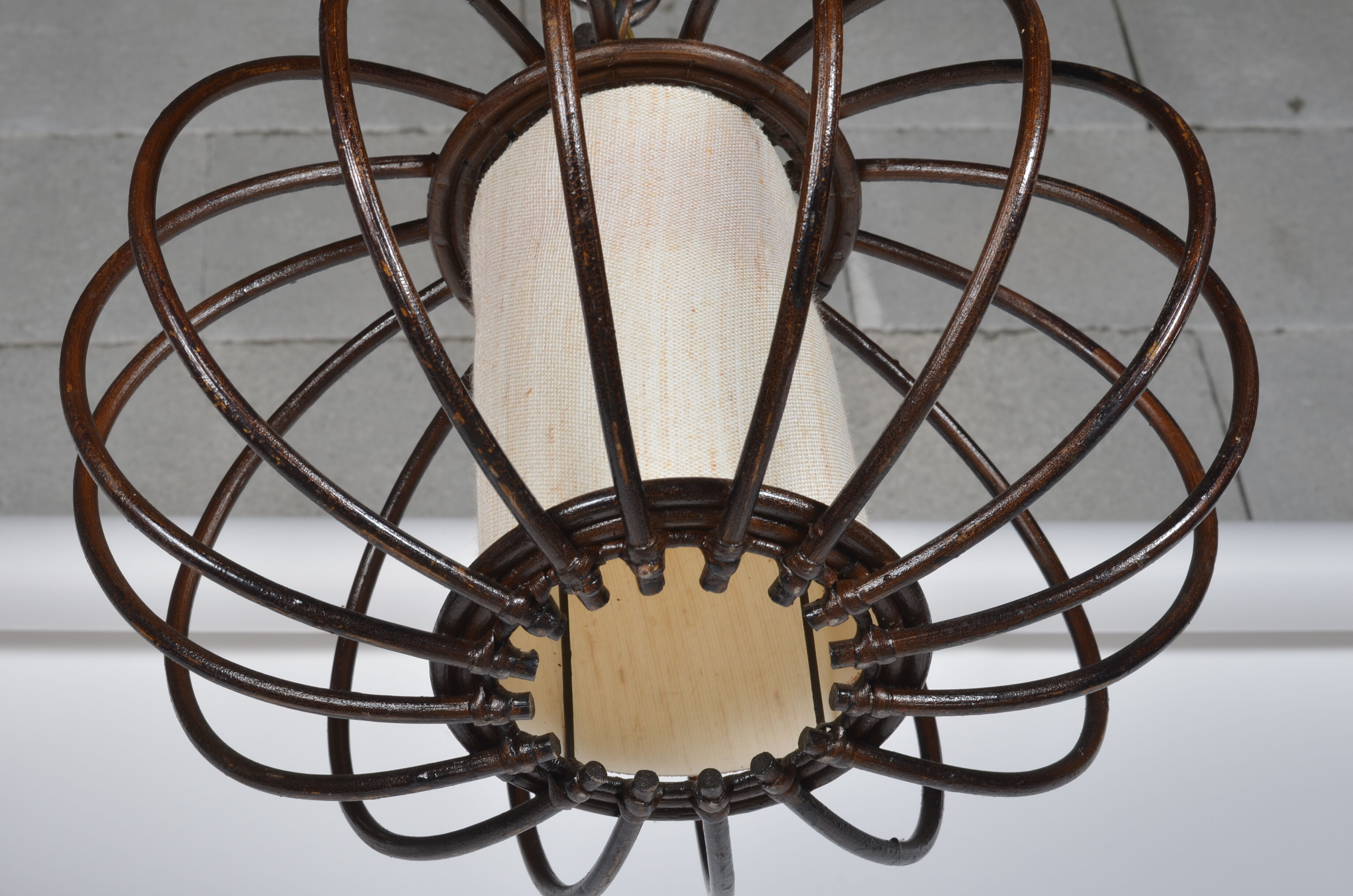 Suspension en rotin noire