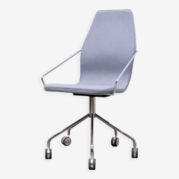 Chaise à roulettes skandiform aeon en tissu gris