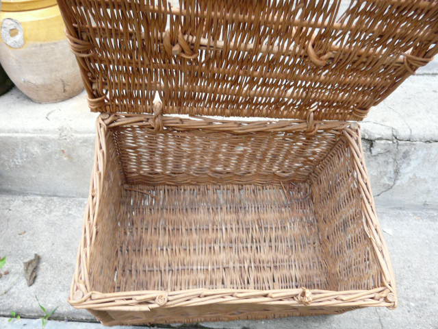 Vintage wicker basket for poultry rabbit