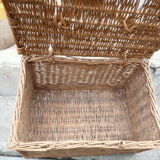 Vintage wicker basket for poultry rabbit