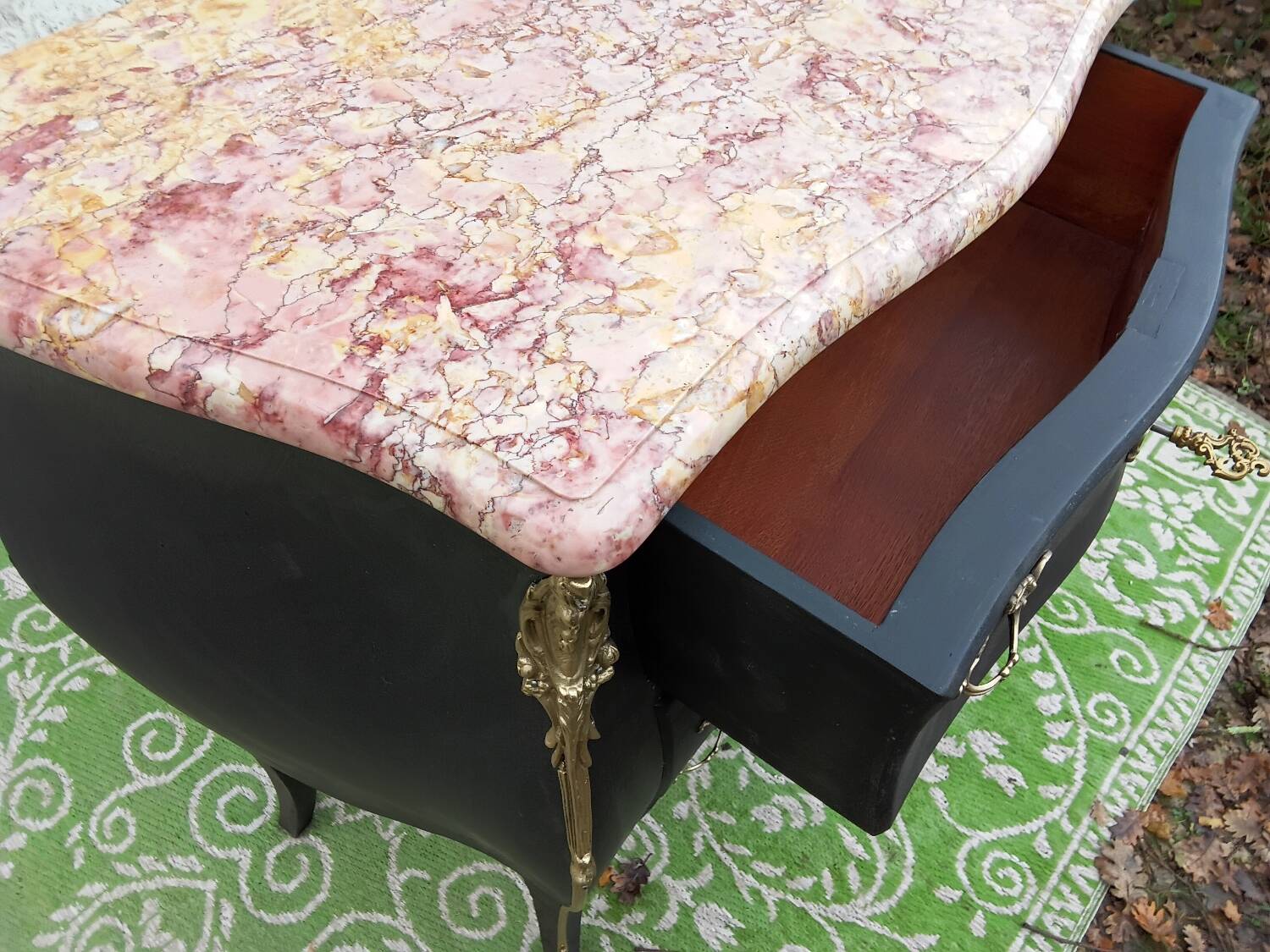 Small black chest of drawers