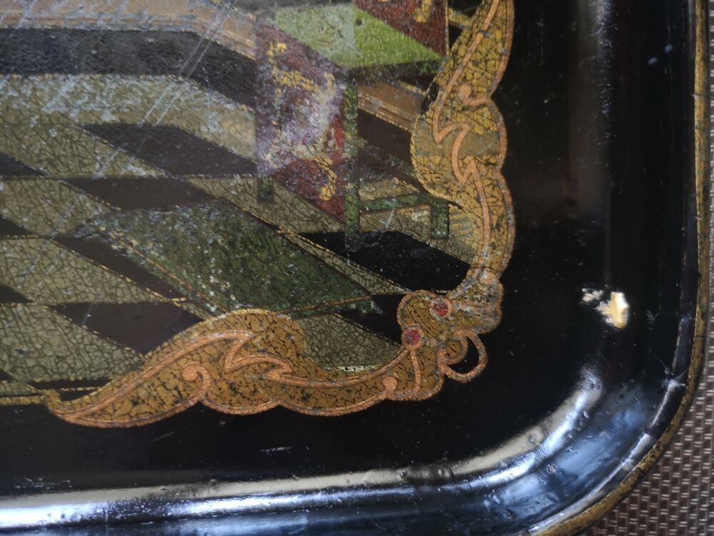 Asian lacquered wood top - late 19th / early 20th century