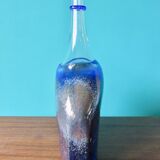 Vase en forme de flacon en verre soufflé de Bertil Valien pour Kosta Boda. Suède 1980