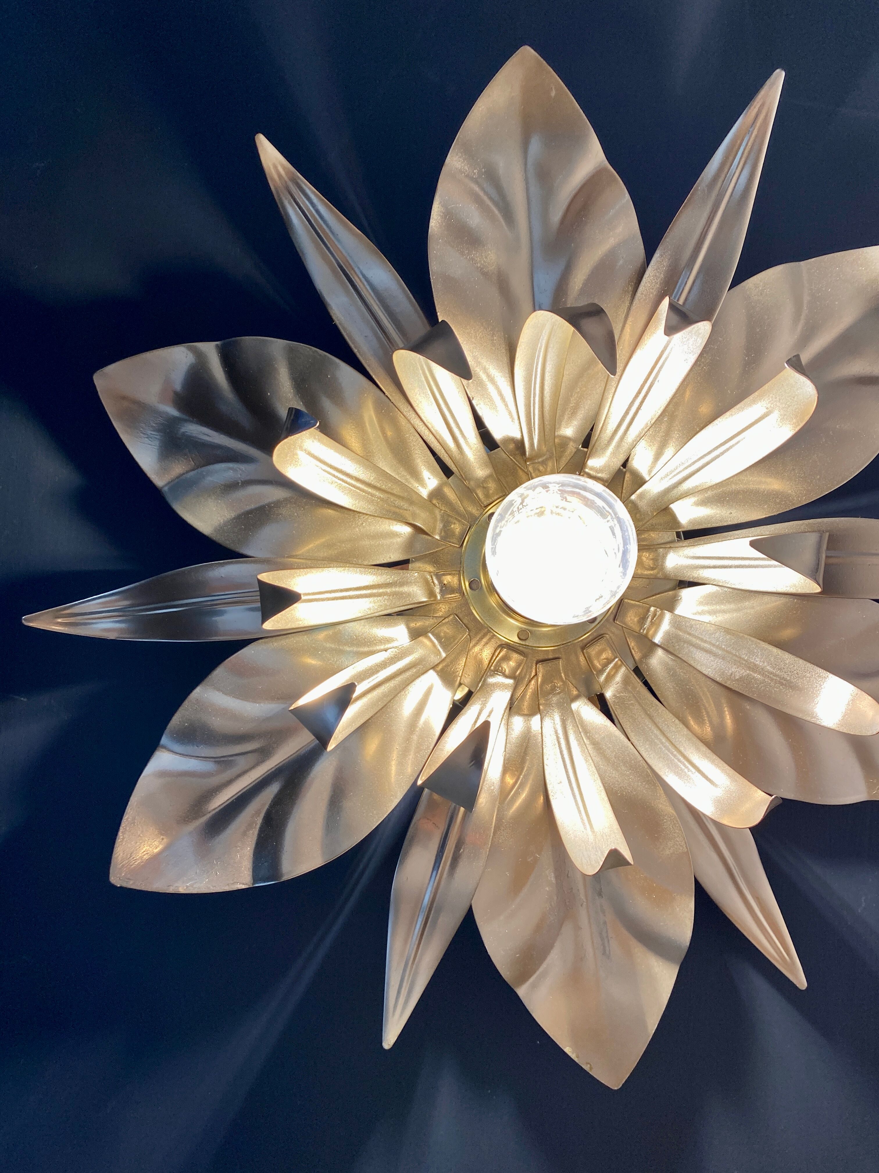 Vintage wall lamp golden leaves