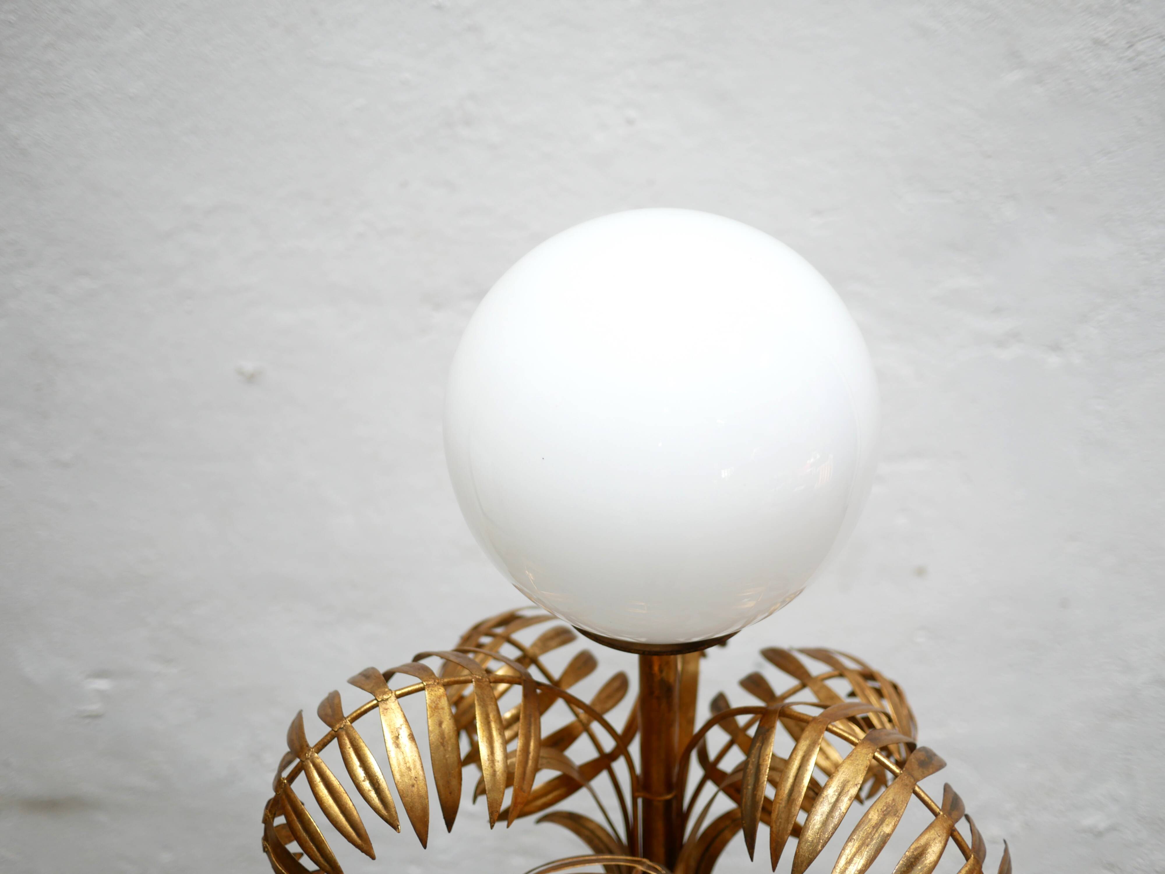 Vintage palm lamp in gilded metal