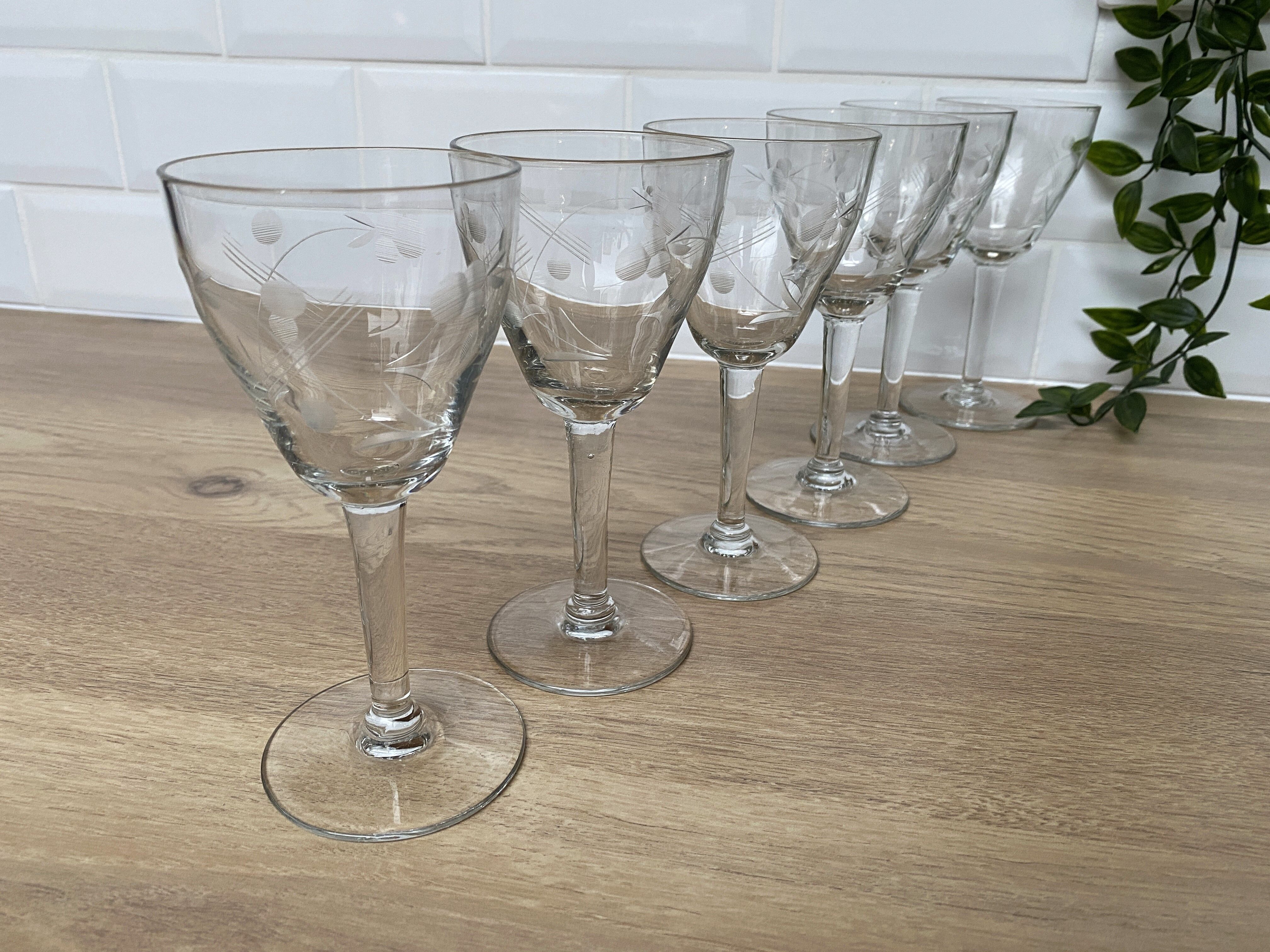 Set of 6 engraved wine glasses