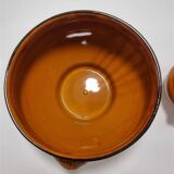 Soup tureen and 4 bowls