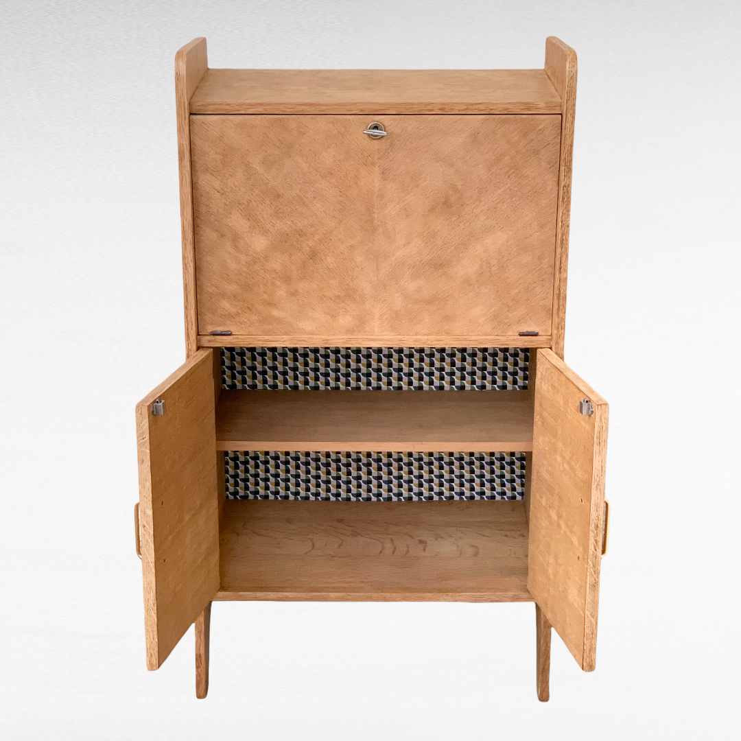 Secretary vintage feet aileron 1950