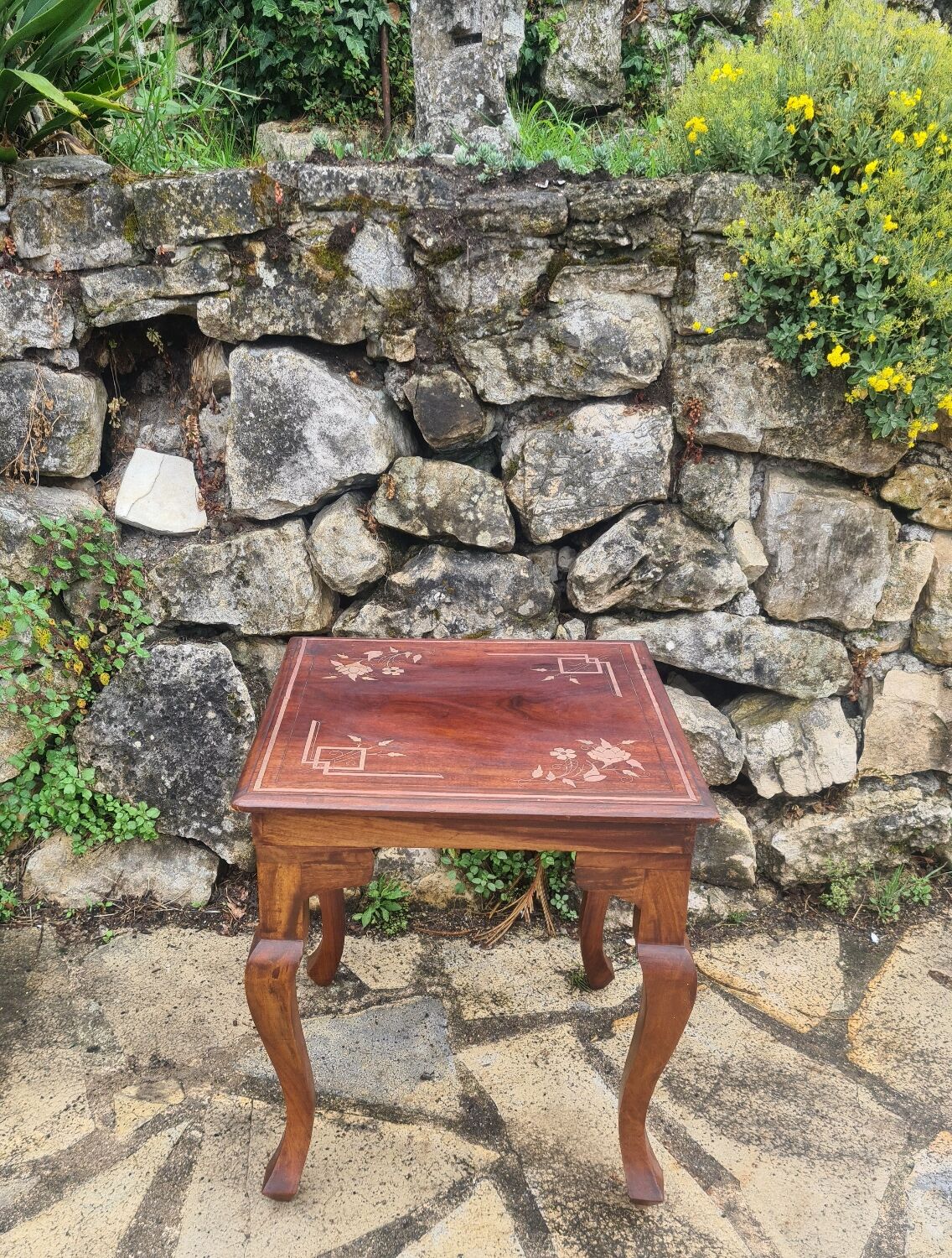Coffee table in brass marquetry