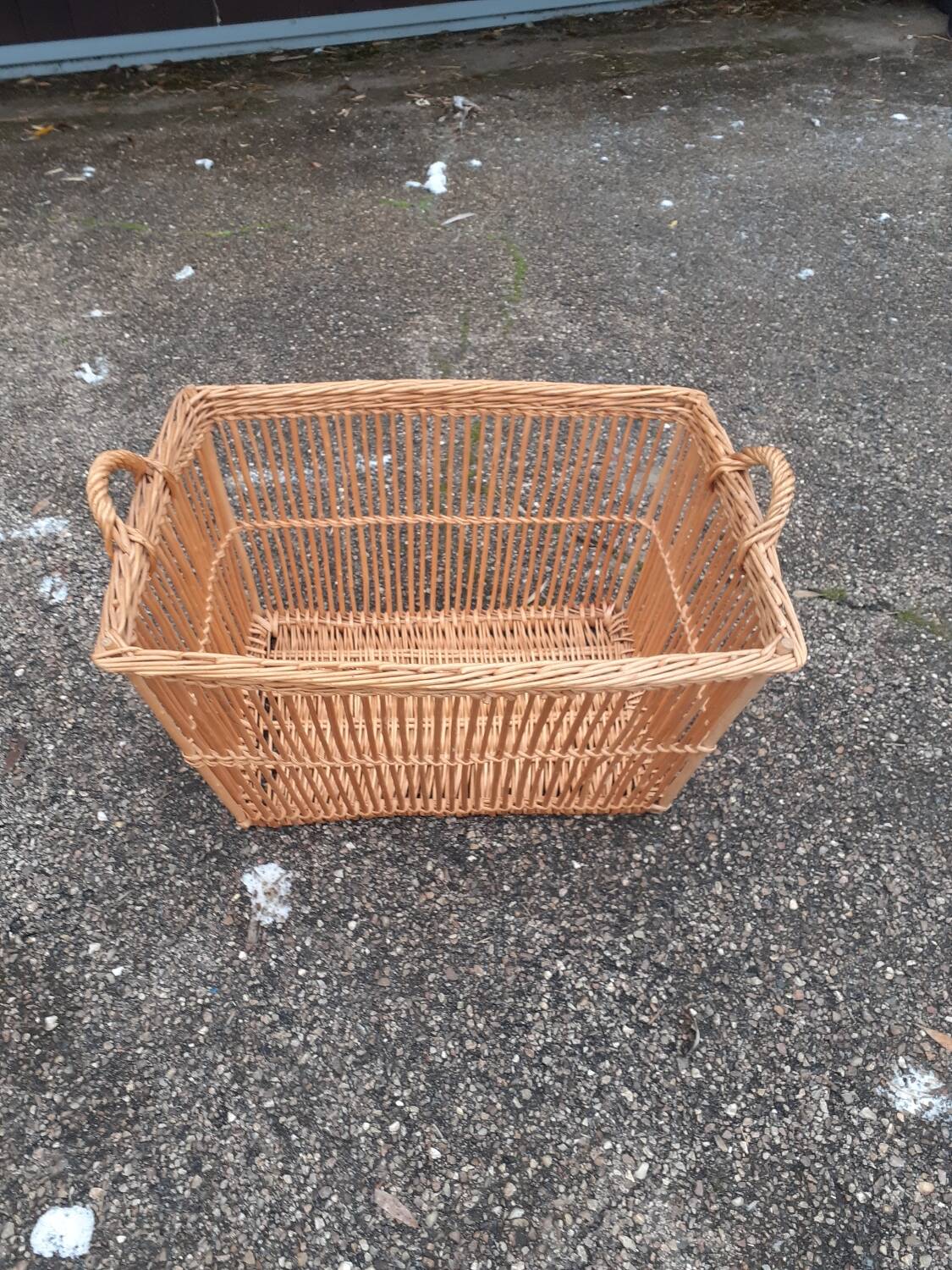Wicker basket