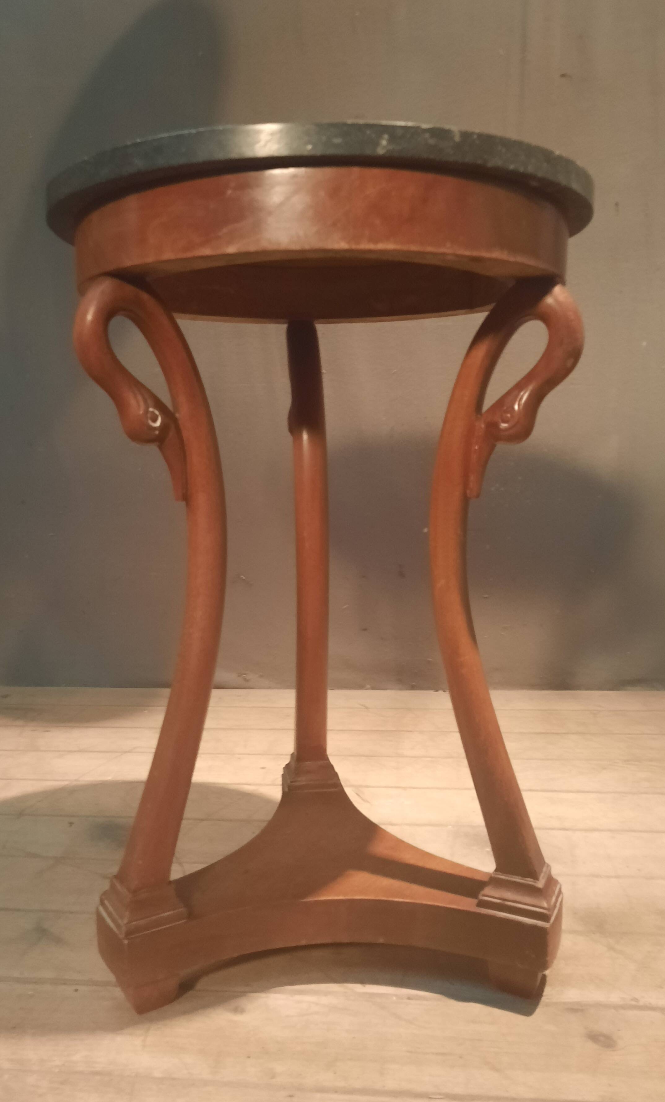 Side table with a swan neck.