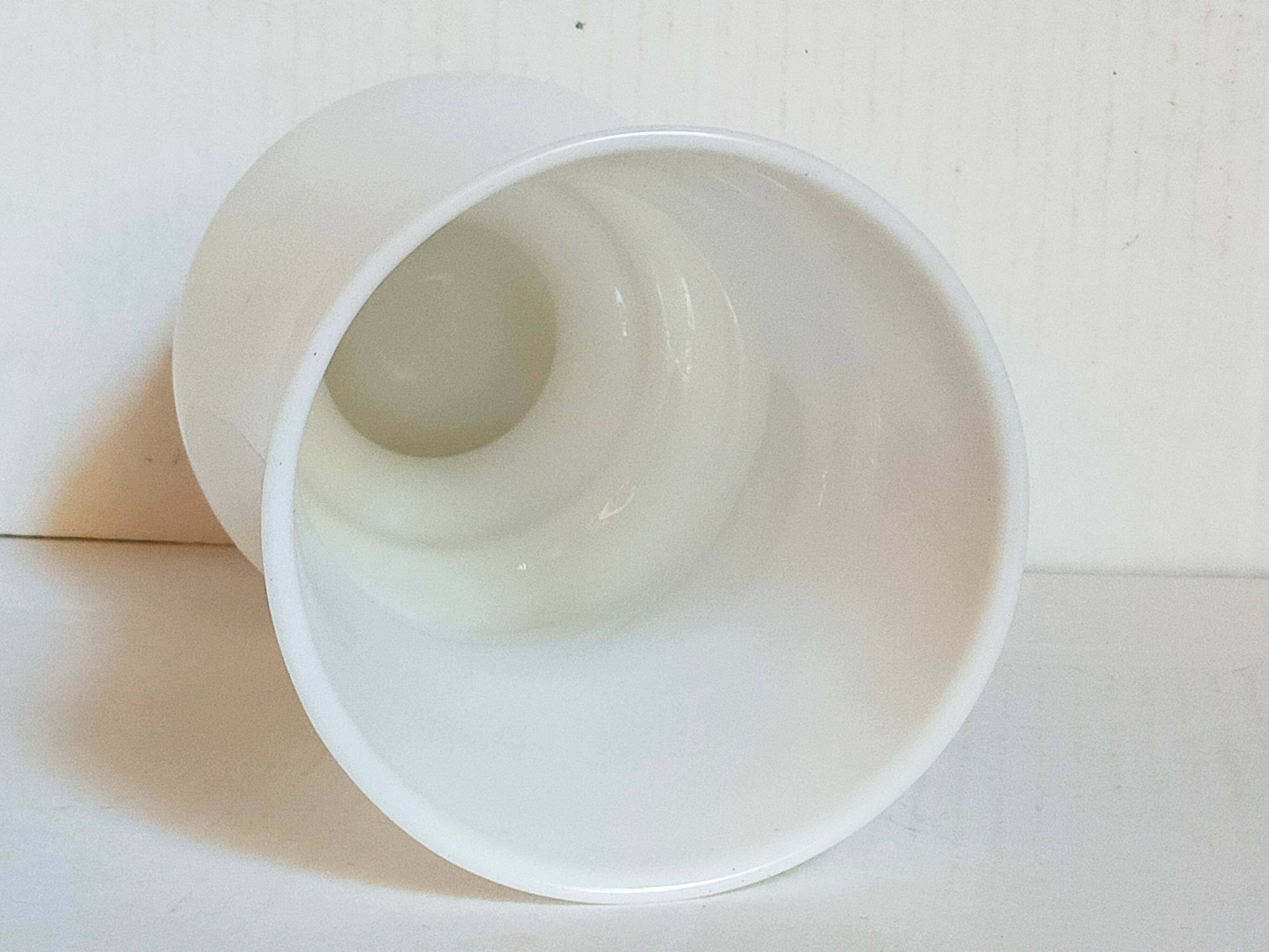 Vase en opaline sur pied début XXème