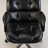 Charles Pollock for Knoll executive chair