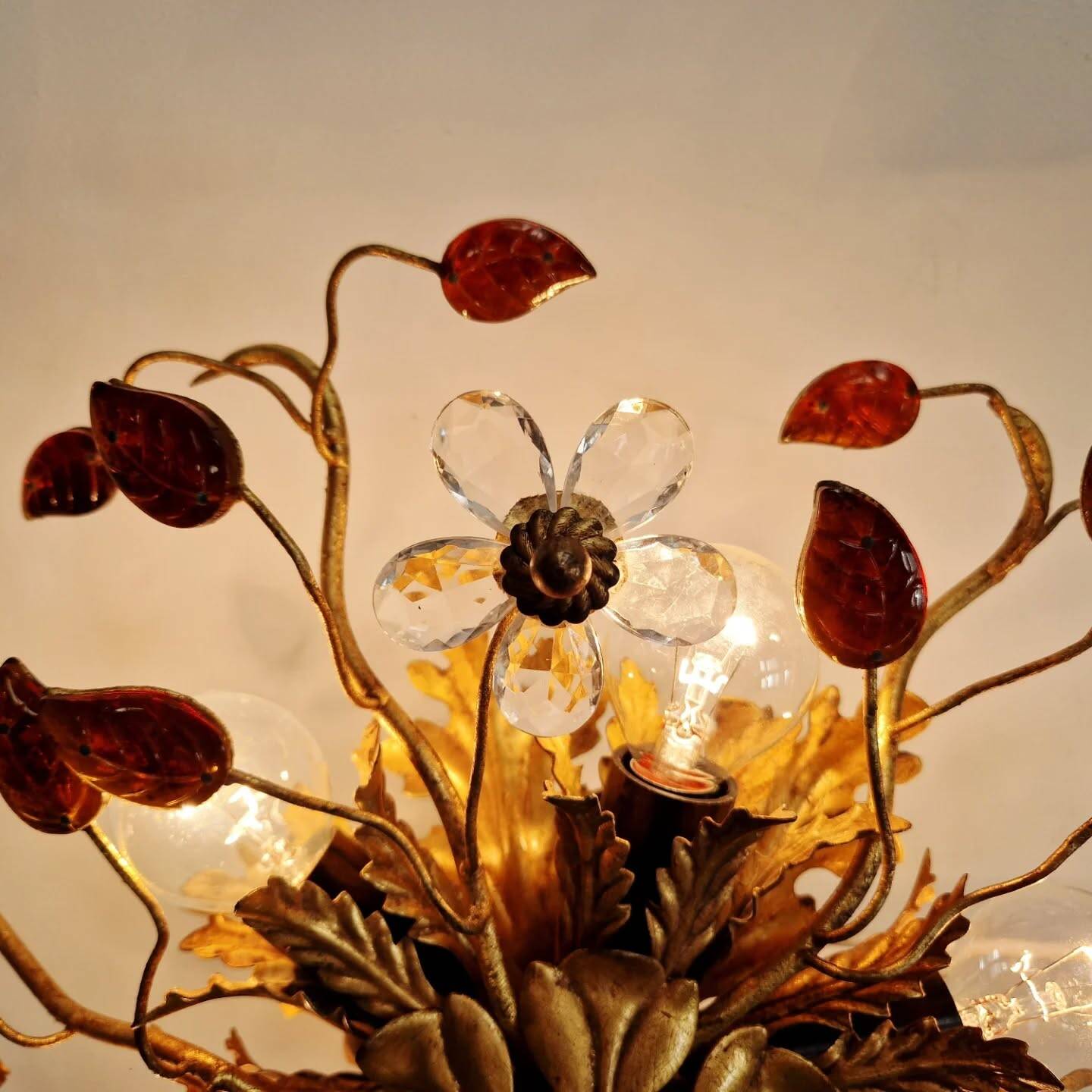 Floral ceiling light in gilded metal and crystal, Banci Firenze (Italy), 1970.