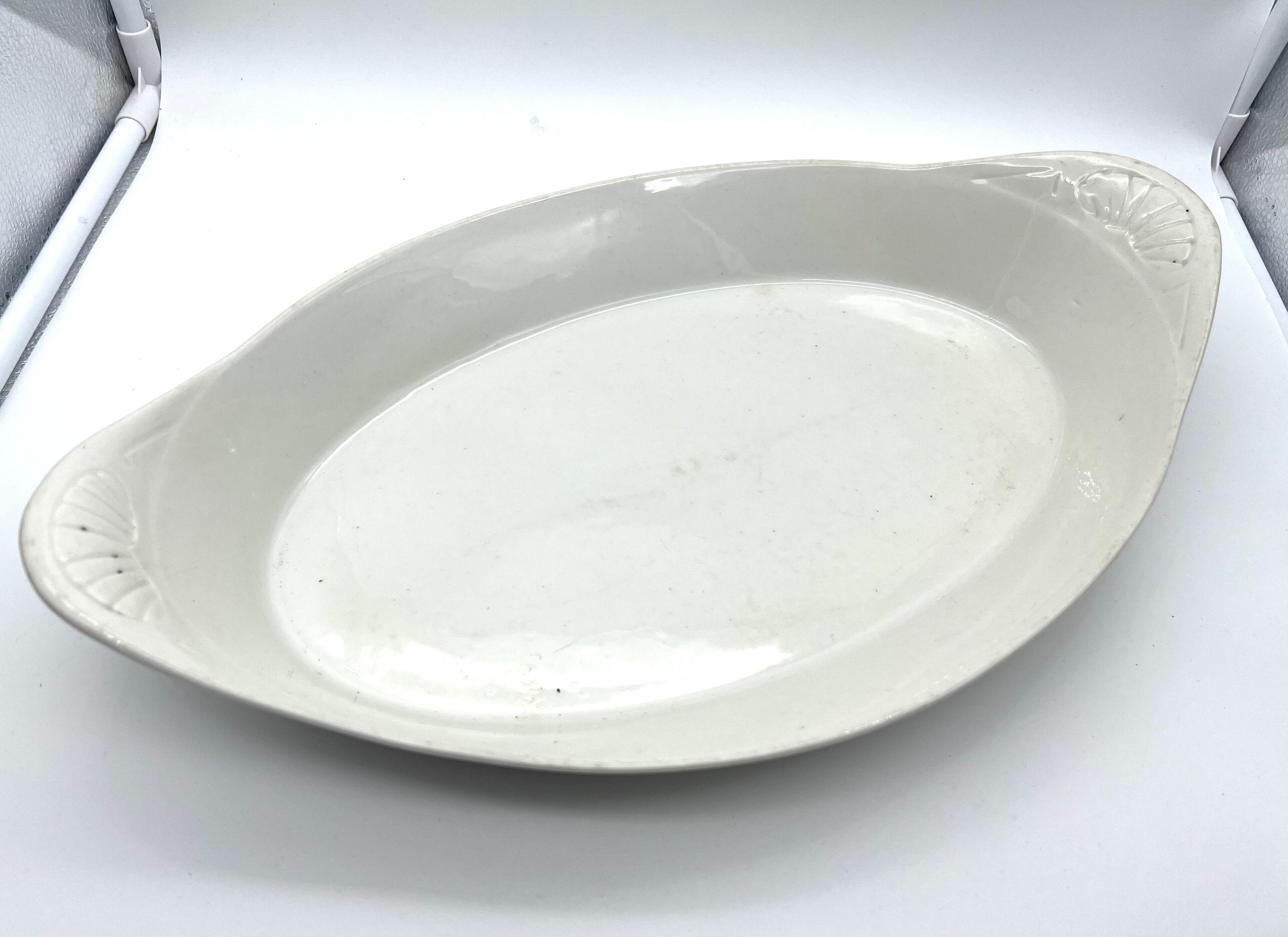 White oval dish with hollow ears 41cm