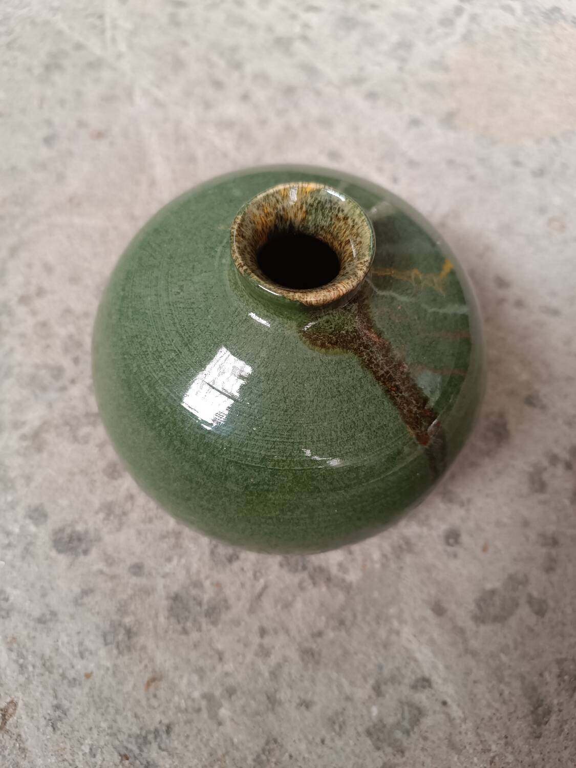 Ceramic vase