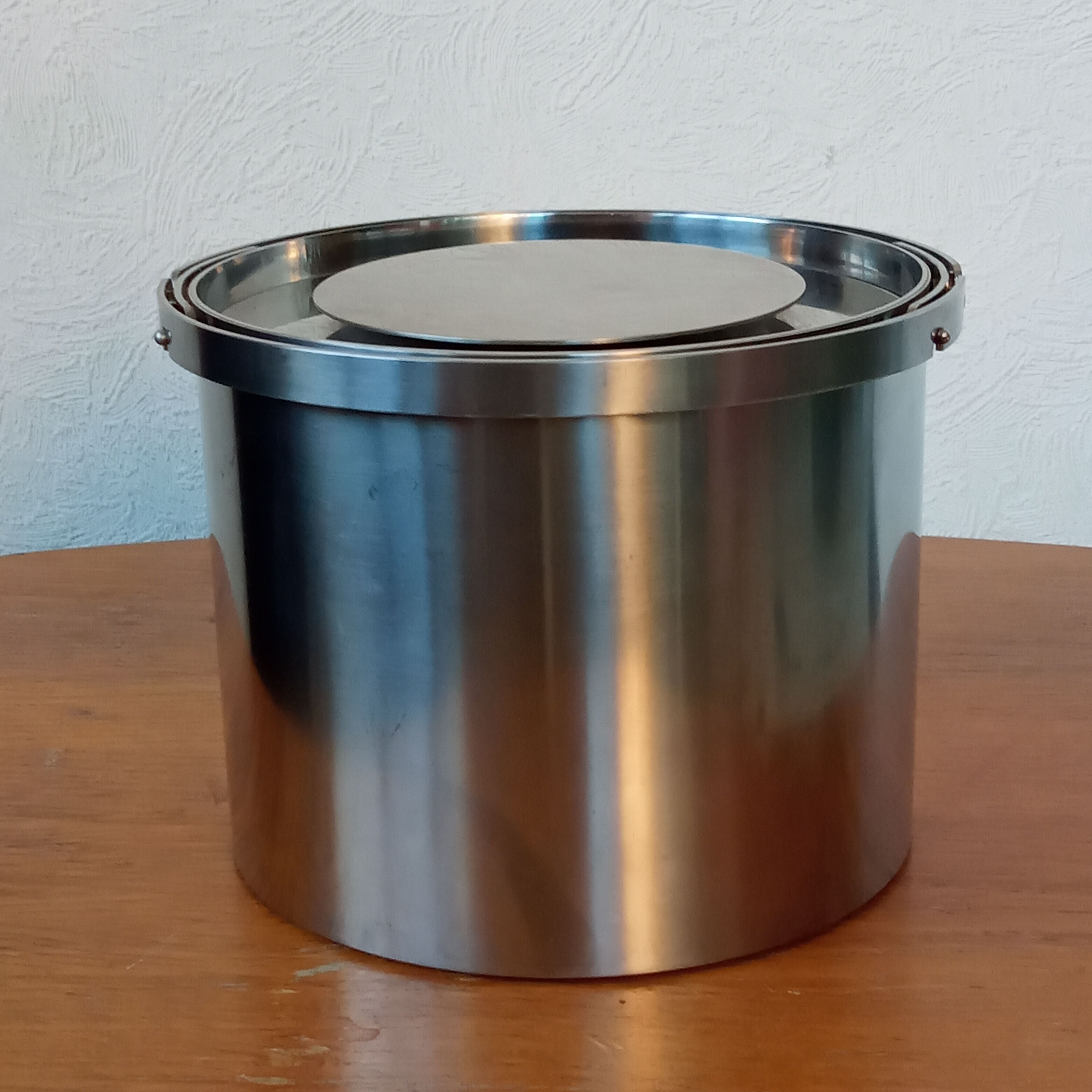 Arne Jacobsen's glacon bucket for stelton