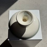 Plat à piédouche en faïence frises végétales vertes H12 D24