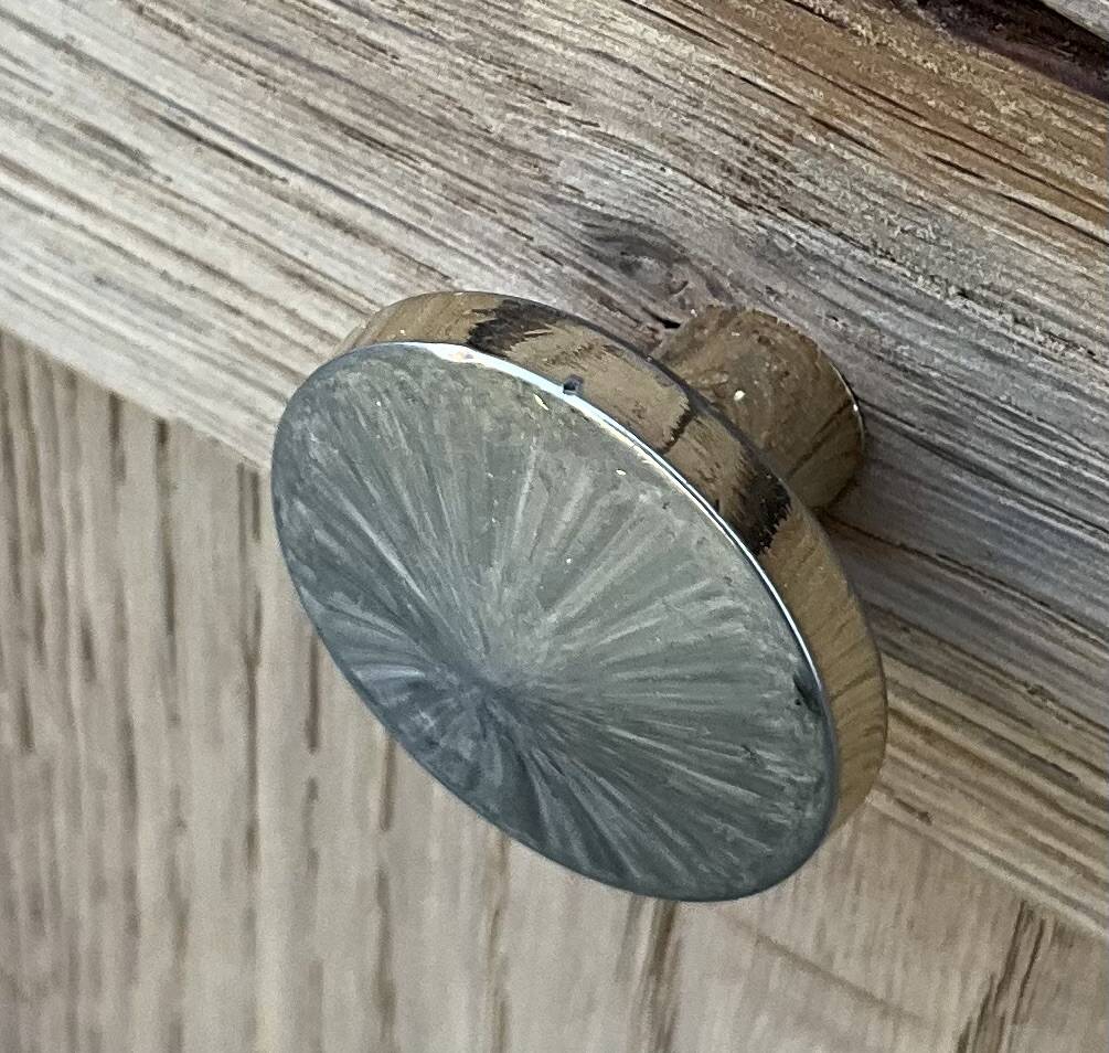 Solid oak storage unit – Contemporary country style