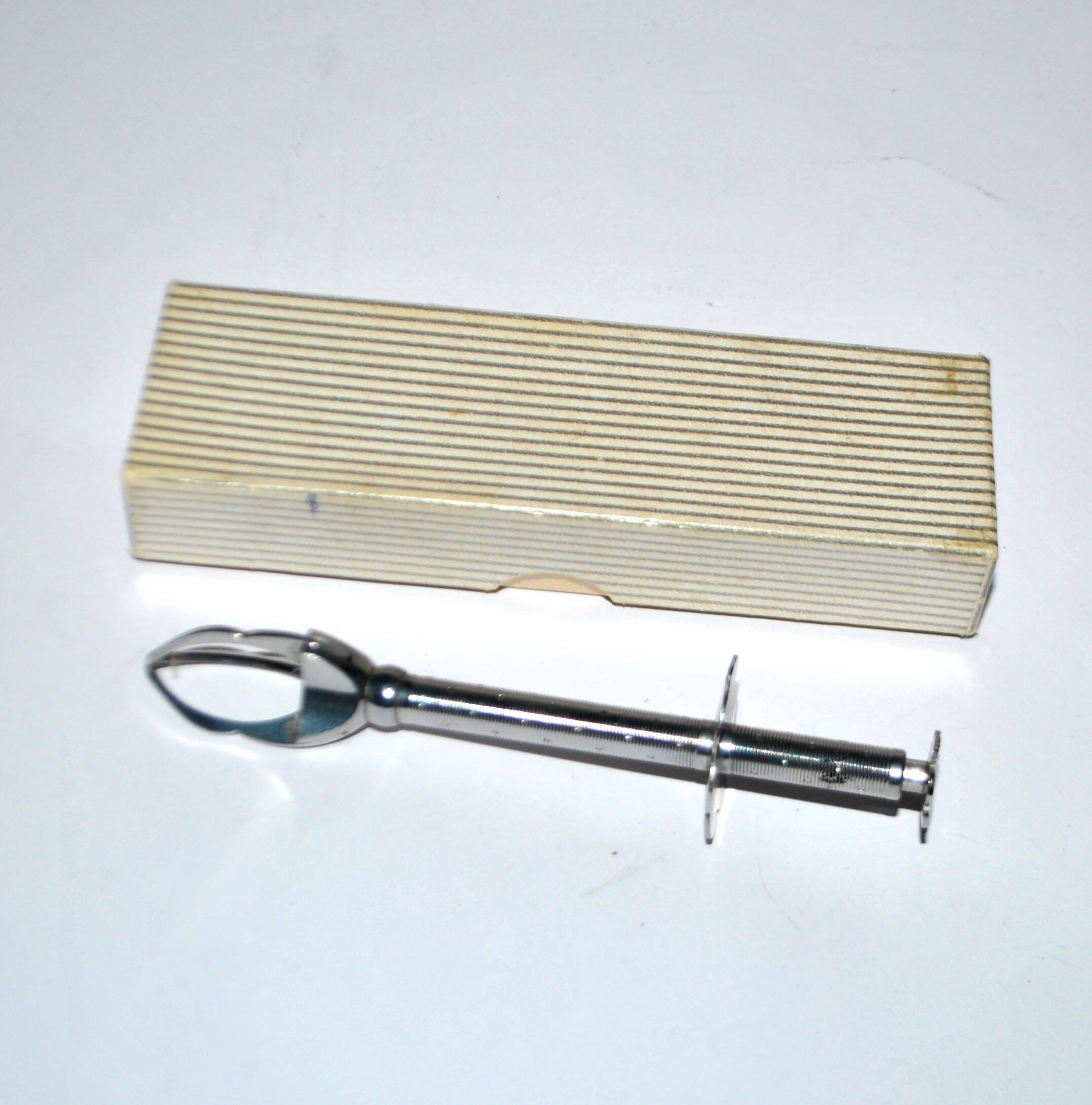 Vintage sugar tongs "Crab Tongs" in silver-plated metal