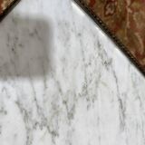 Table basse de style Louis XVI en marbre blanc et merisier