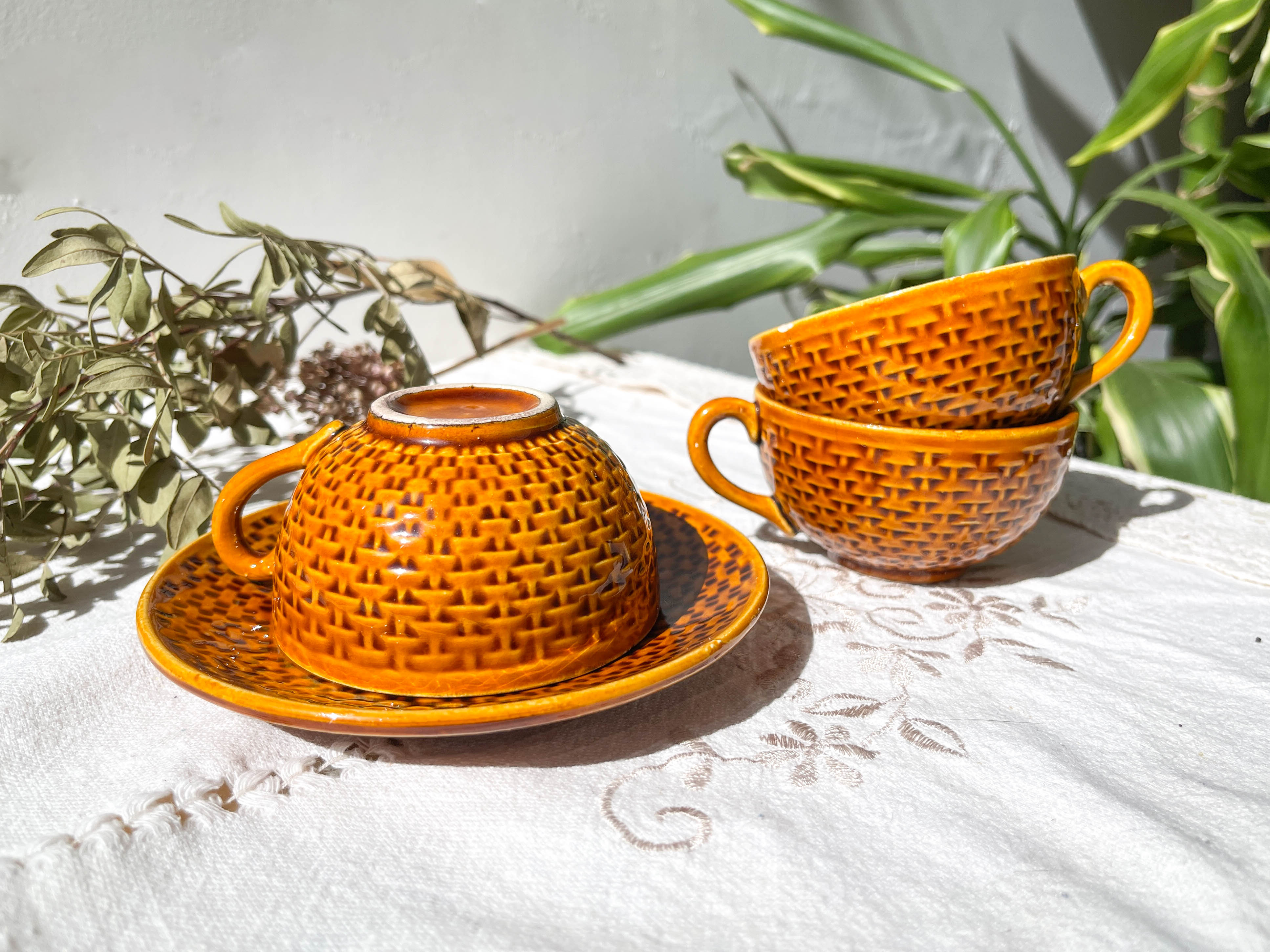 4 Vintage Caramel Earthenware Coffee Cups