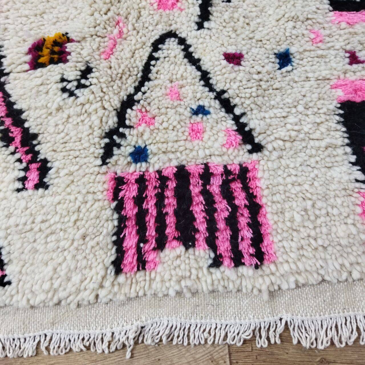 Handmade Moroccan Berber rug 253 X 143 CM