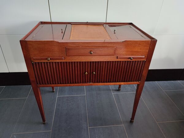 Coiffeuse avec miroir et revêtement cuir