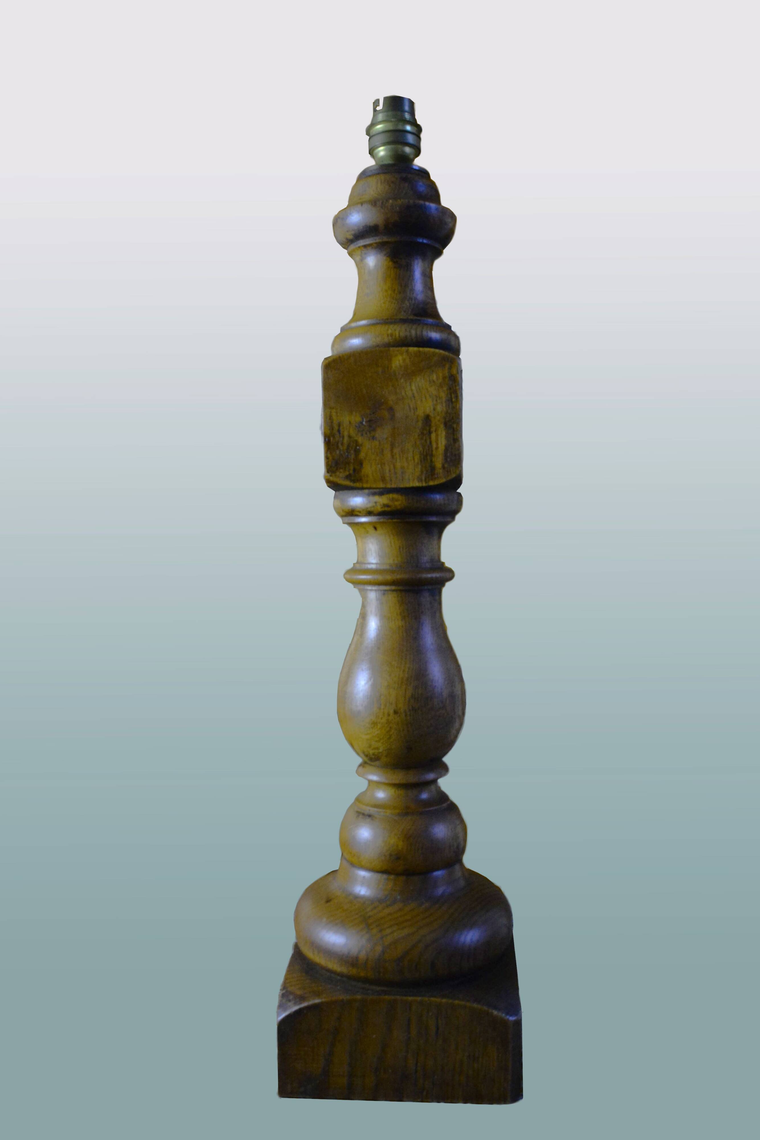Pied de lampe en bois massif